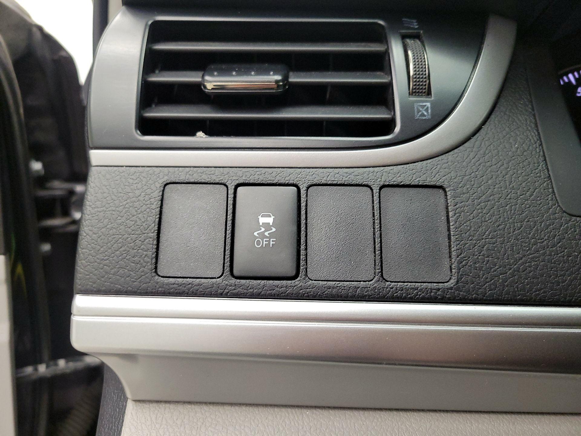 Thumbnail: 2014 Toyota Camry - 13