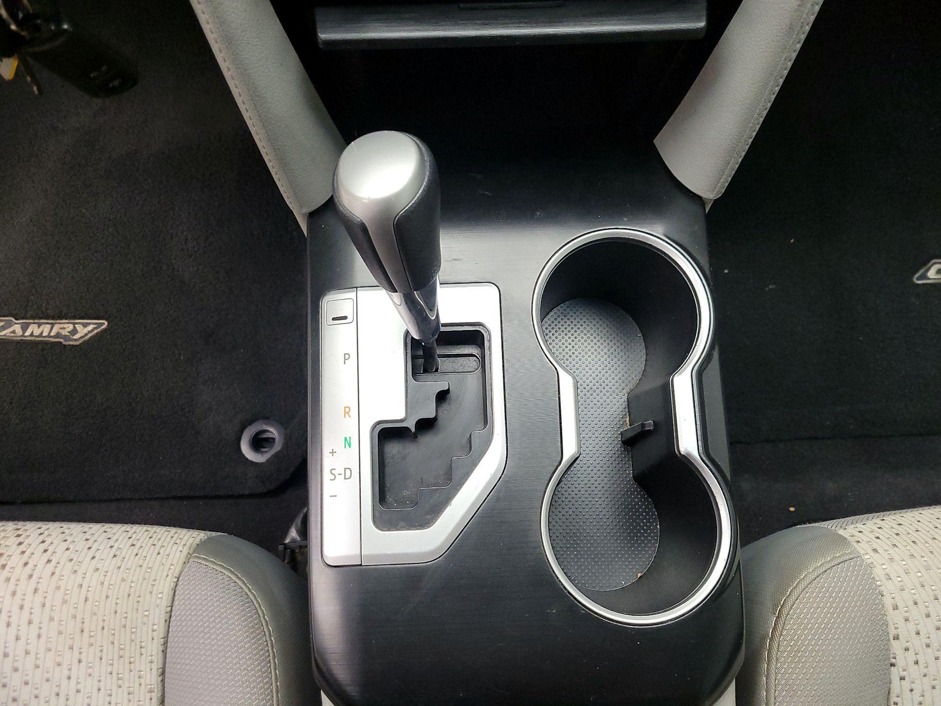 Thumbnail: 2014 Toyota Camry - 17