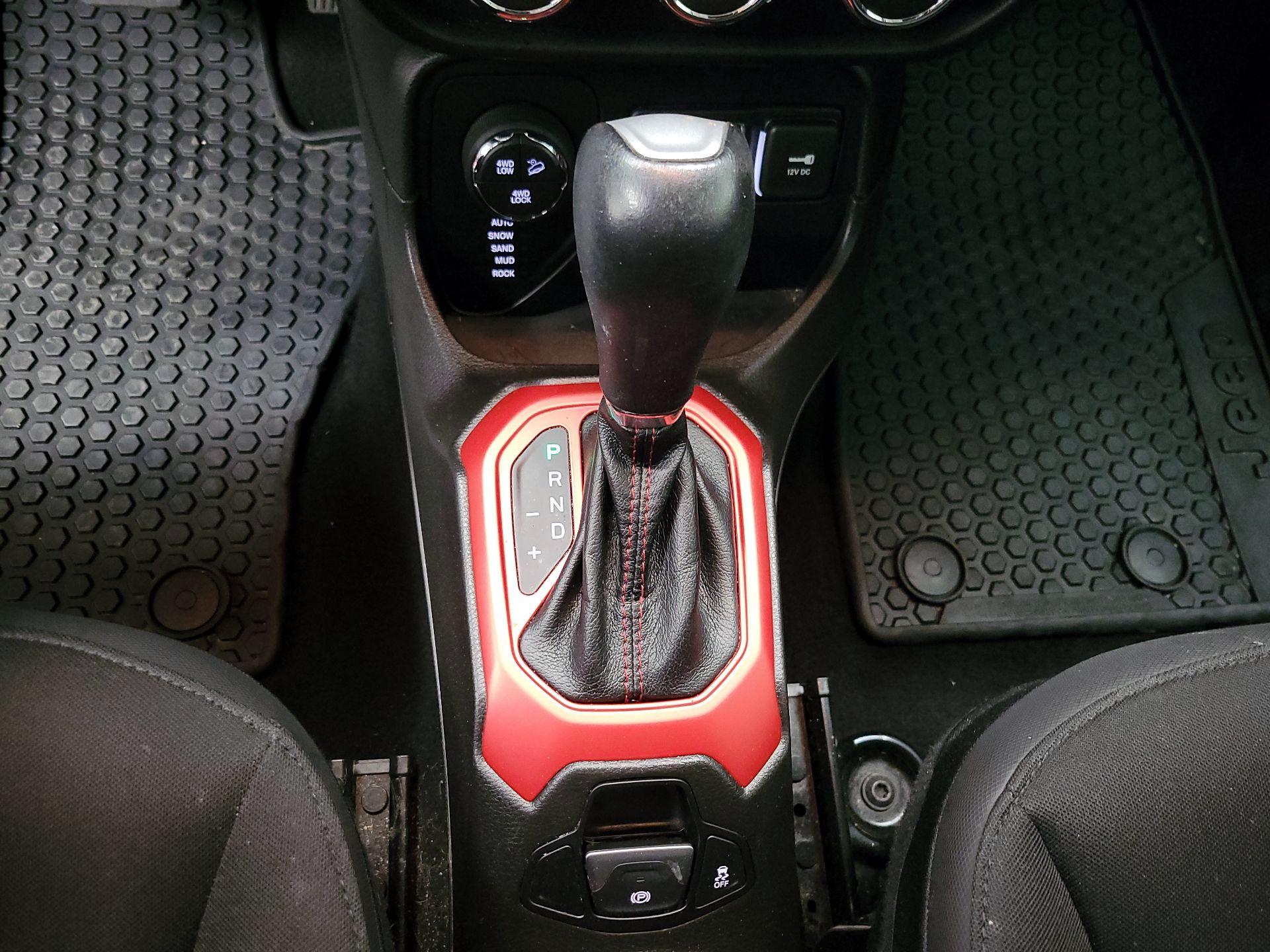 Thumbnail: 2017 Jeep Renegade - 18