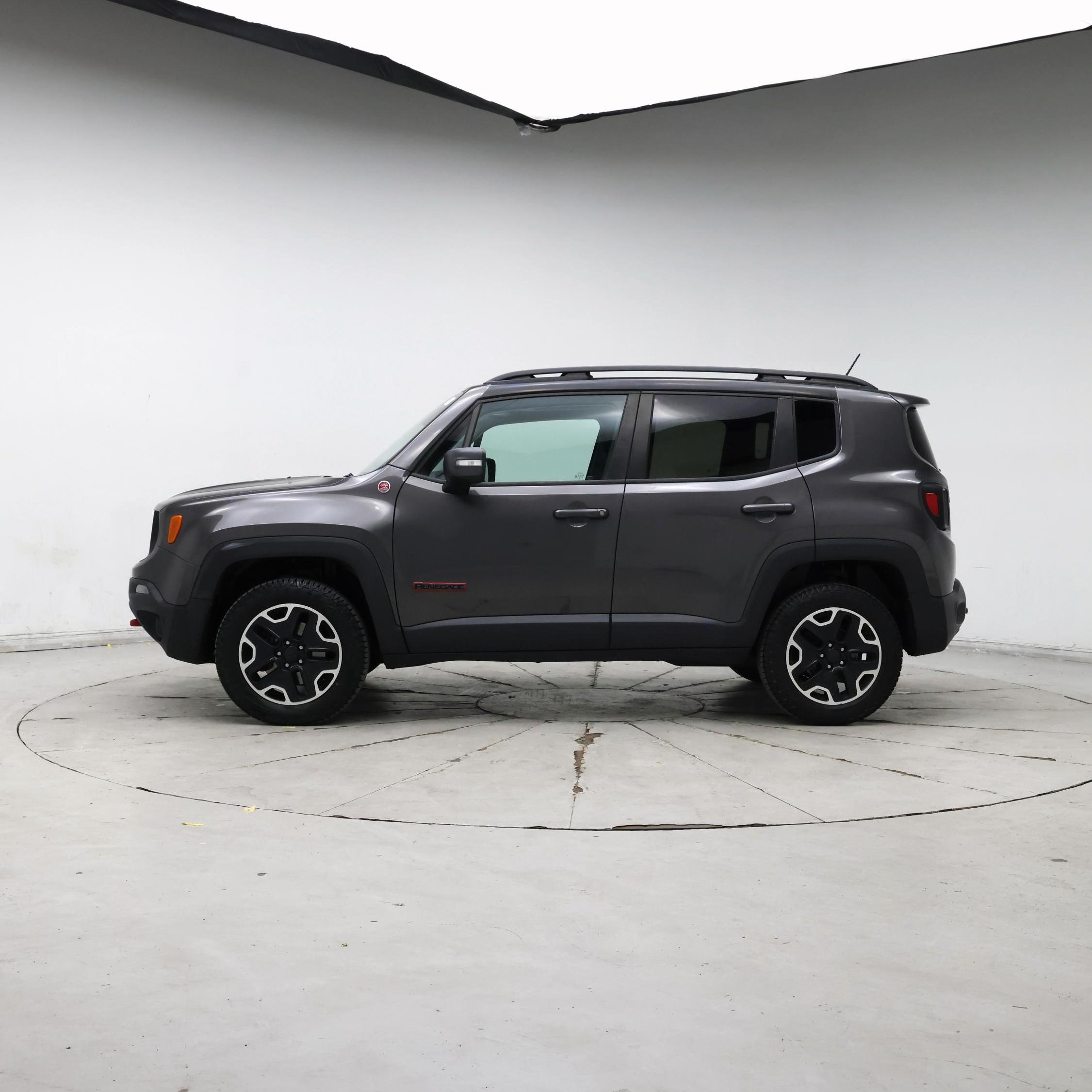Thumbnail: 2017 Jeep Renegade - 3