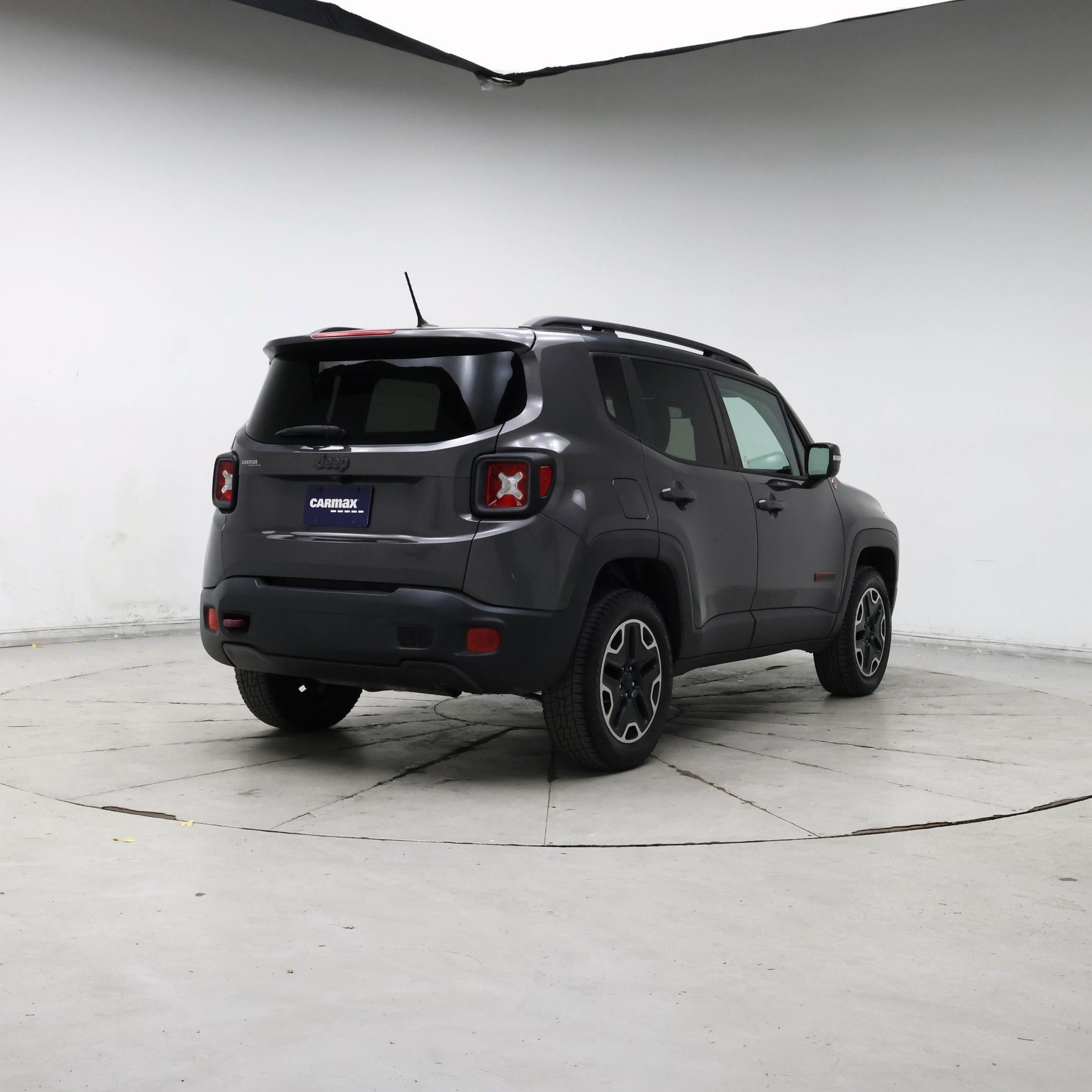 Thumbnail: 2017 Jeep Renegade - 8