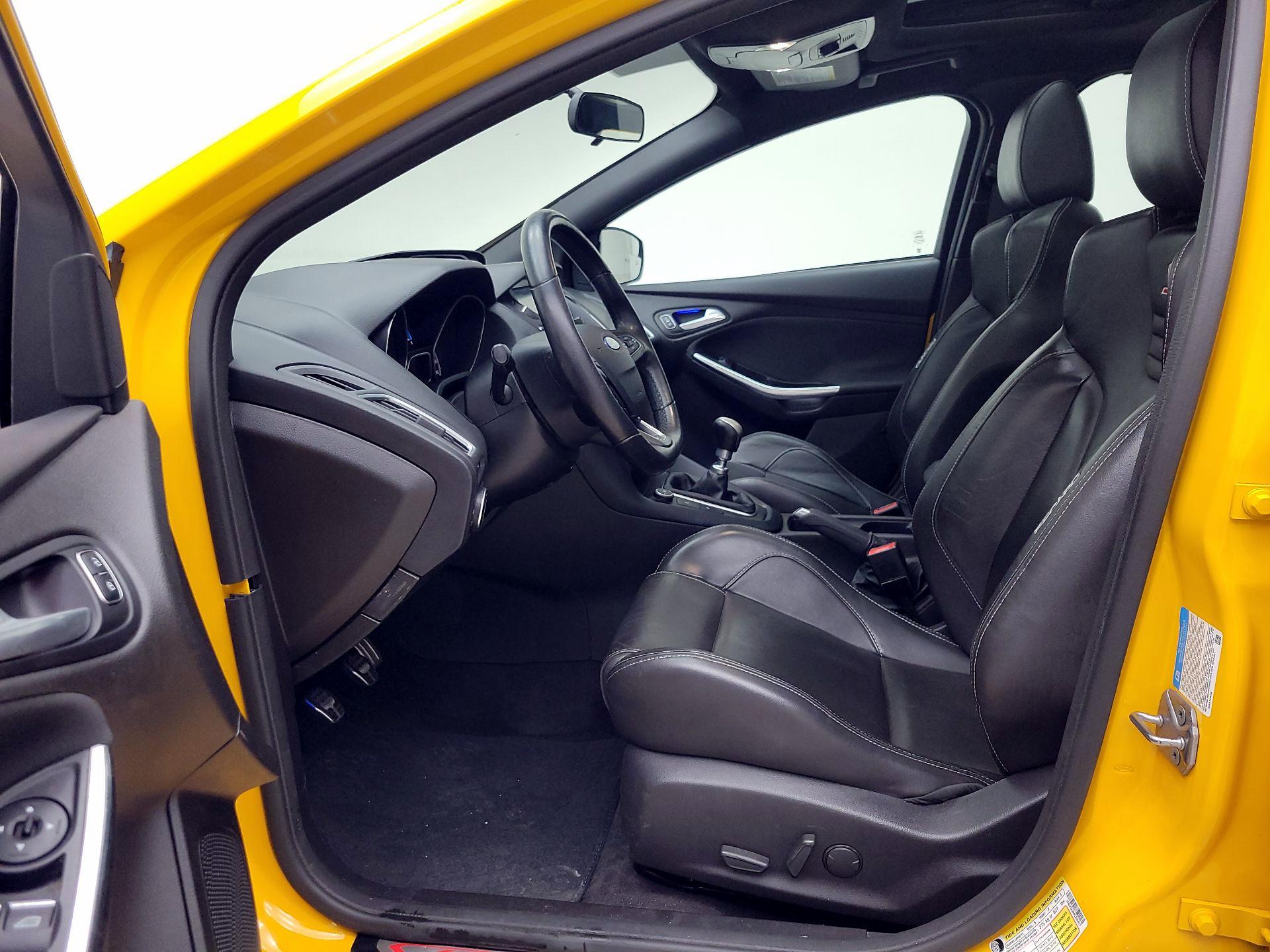 Thumbnail: 2015 Ford Focus - 11