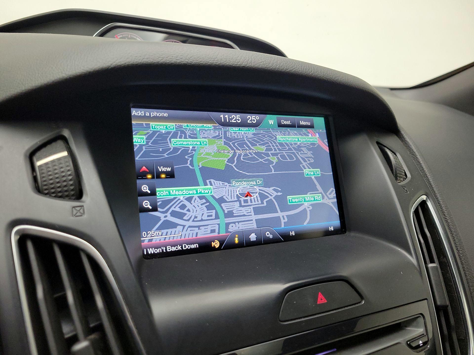 Thumbnail: 2015 Ford Focus - 14