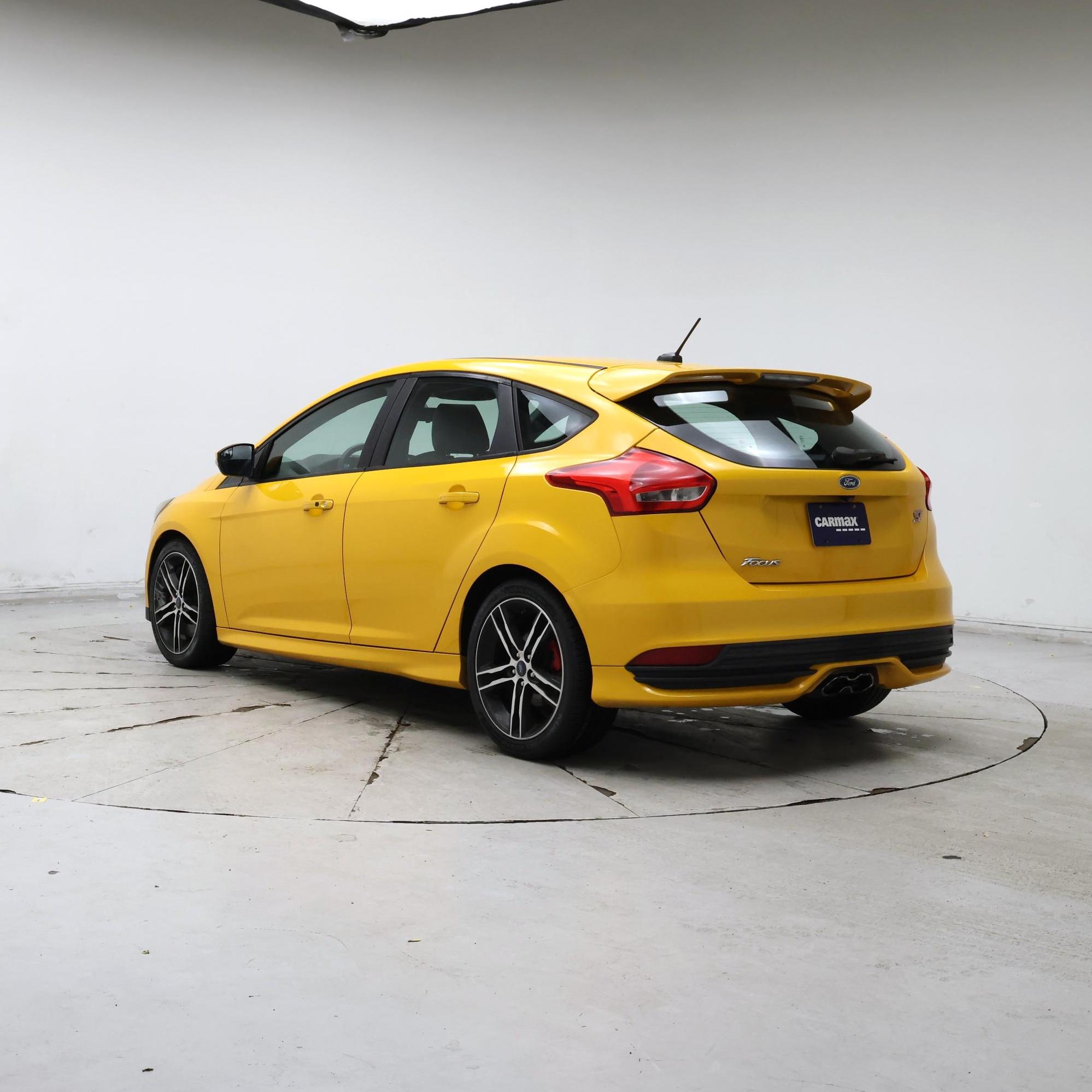 Thumbnail: 2015 Ford Focus - 2