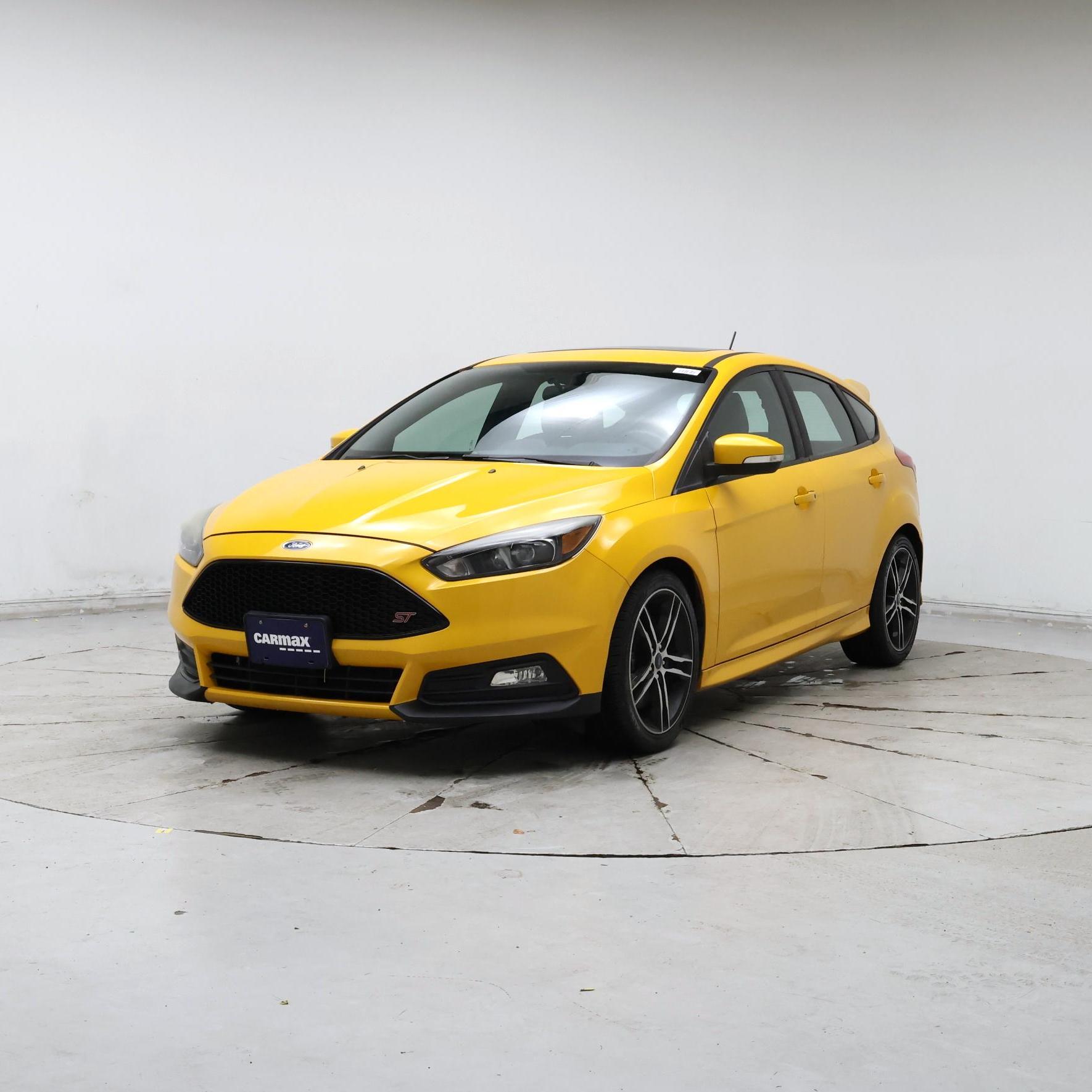 Thumbnail: 2015 Ford Focus - 4