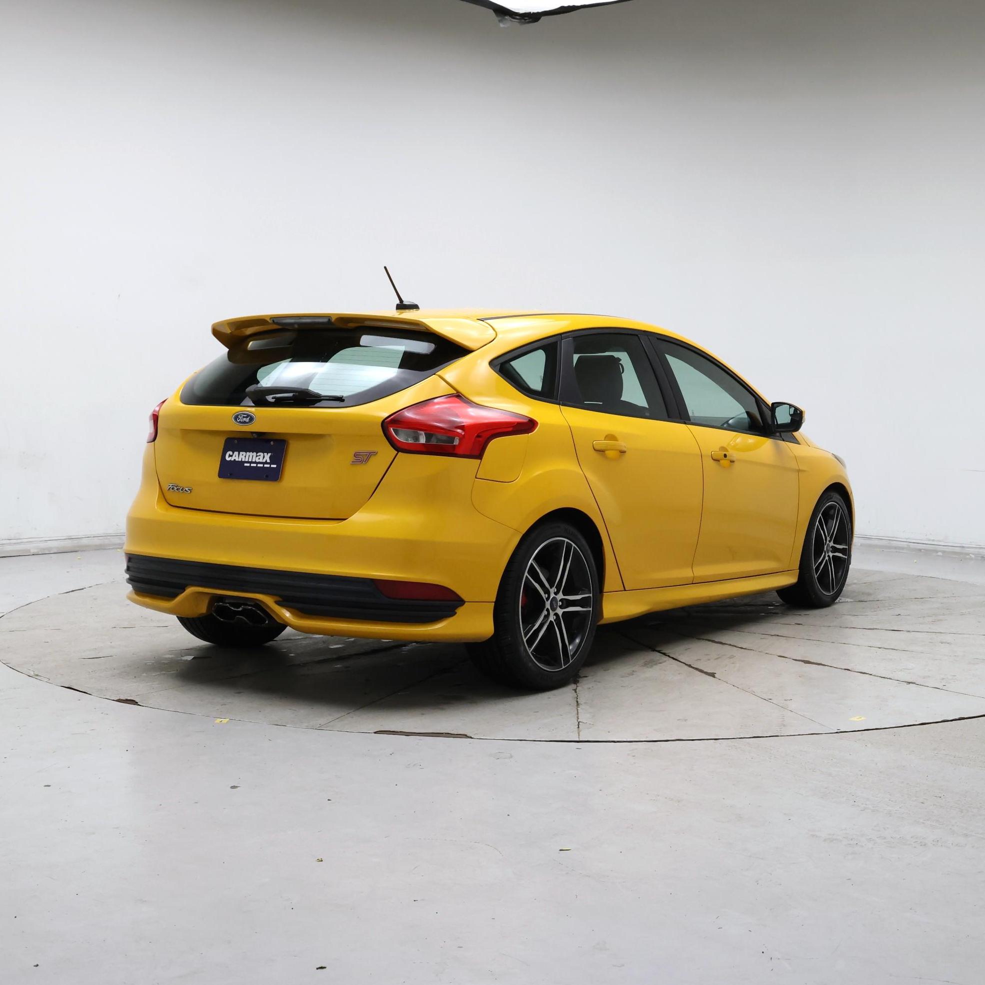 Thumbnail: 2015 Ford Focus - 8
