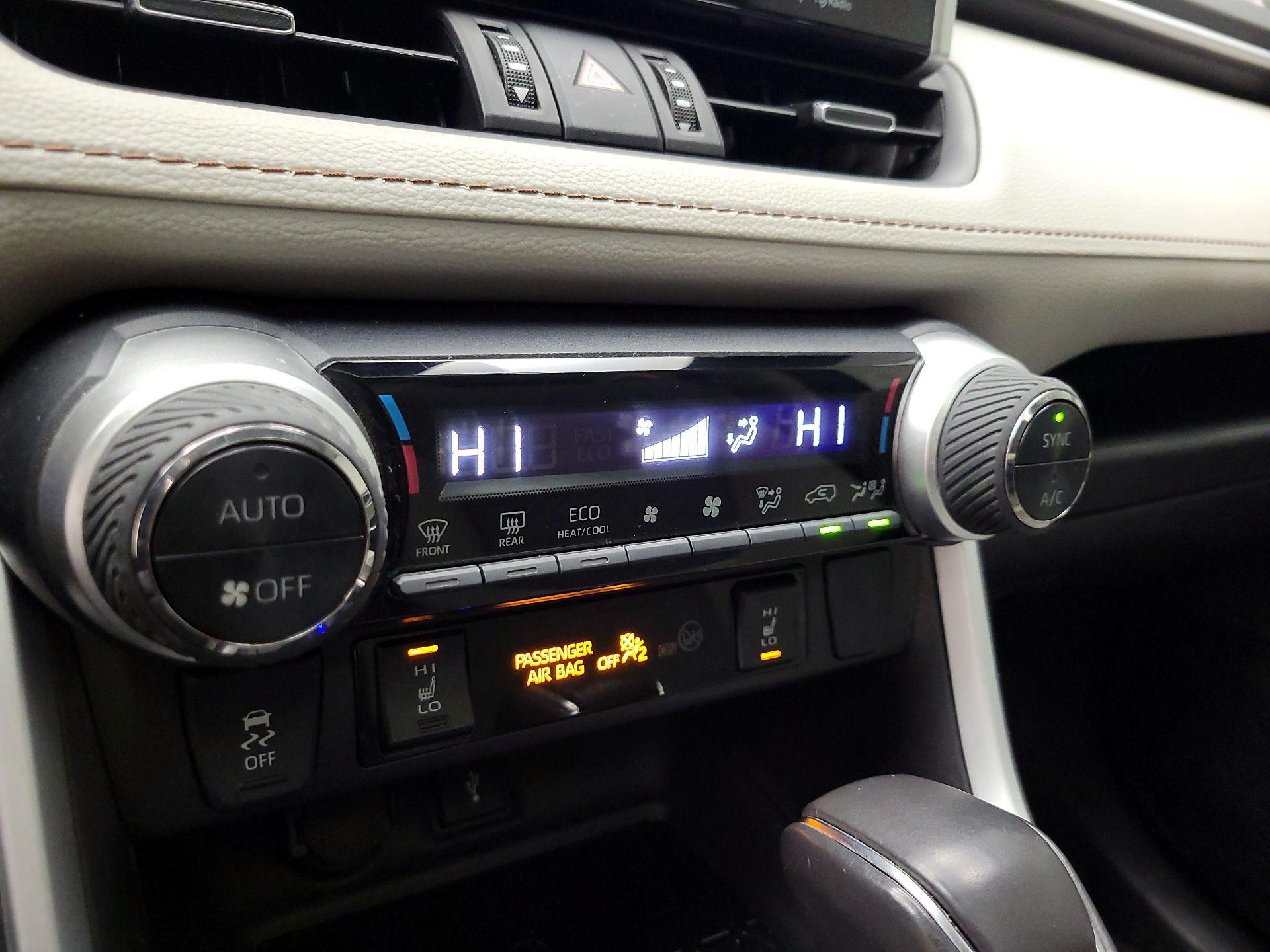 Thumbnail: 2022 Toyota RAV4 - 17