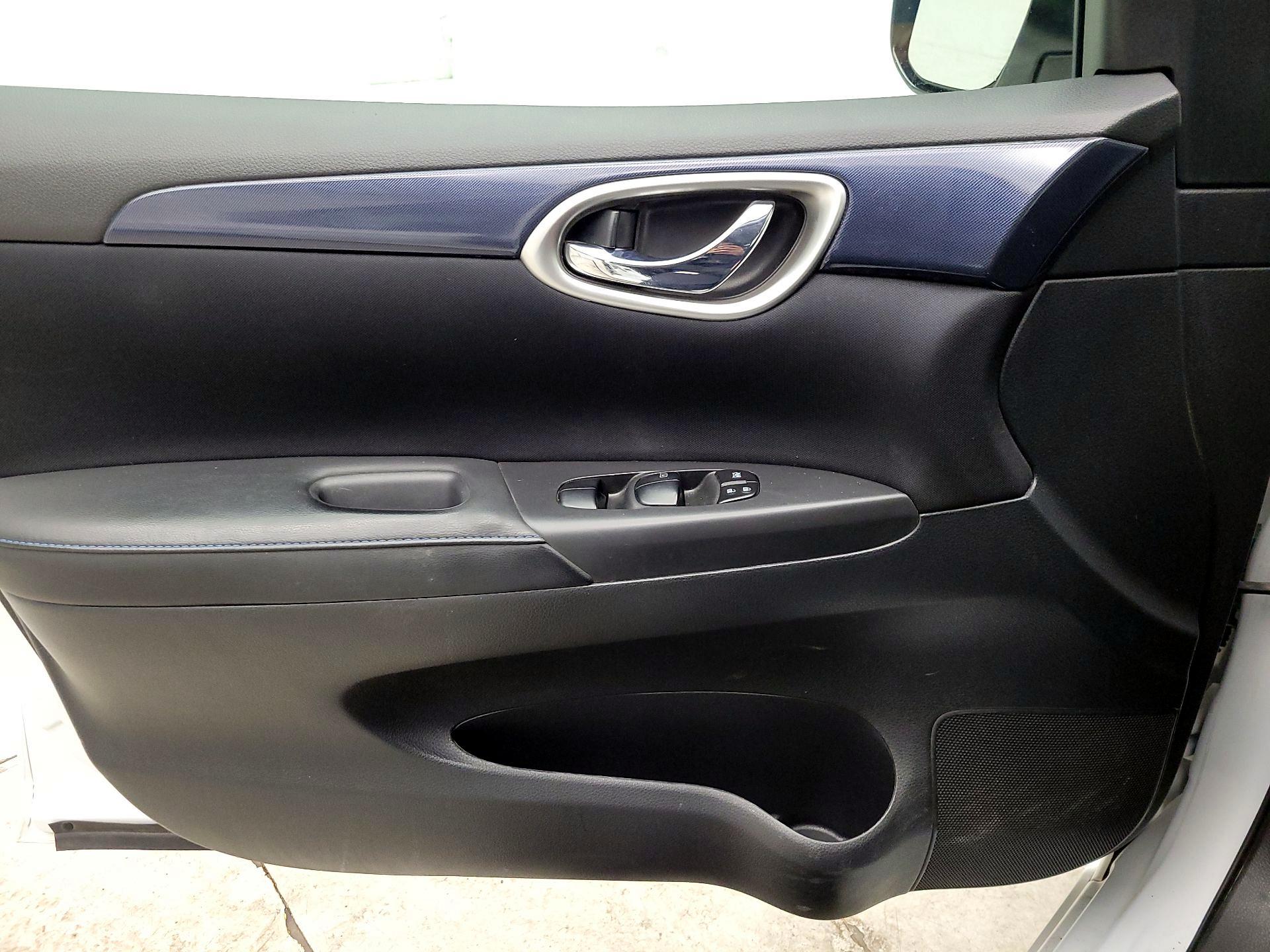 Thumbnail: 2017 Nissan Sentra - 12