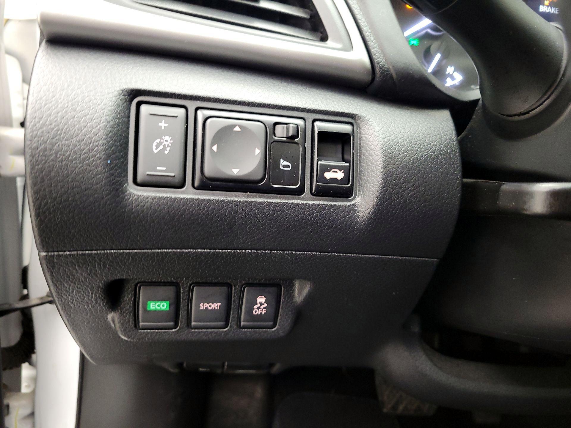 Thumbnail: 2017 Nissan Sentra - 13