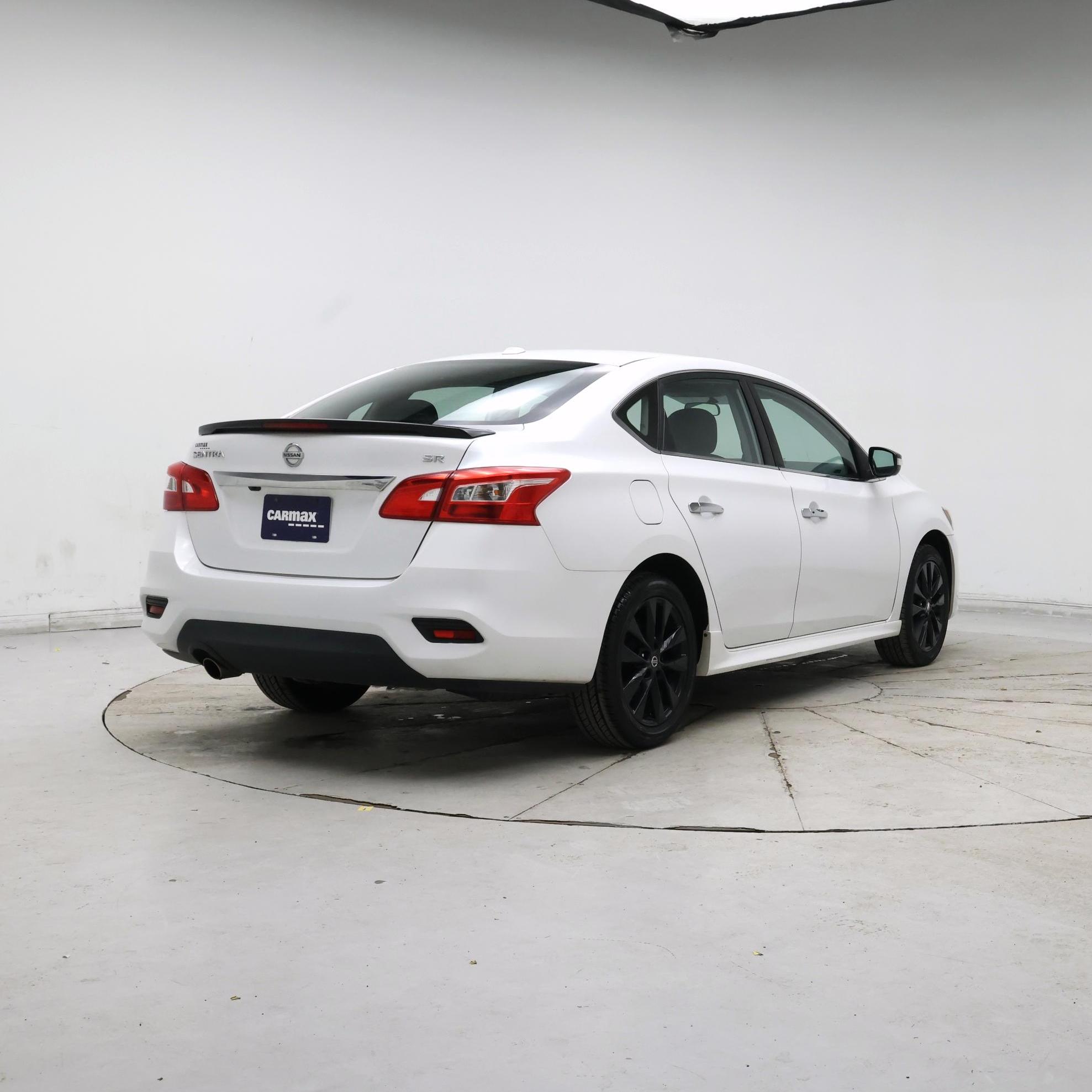 Thumbnail: 2017 Nissan Sentra - 8