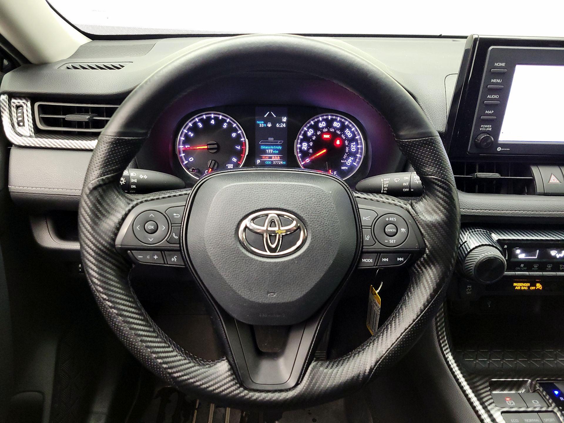Thumbnail: 2021 Toyota RAV4 - 10