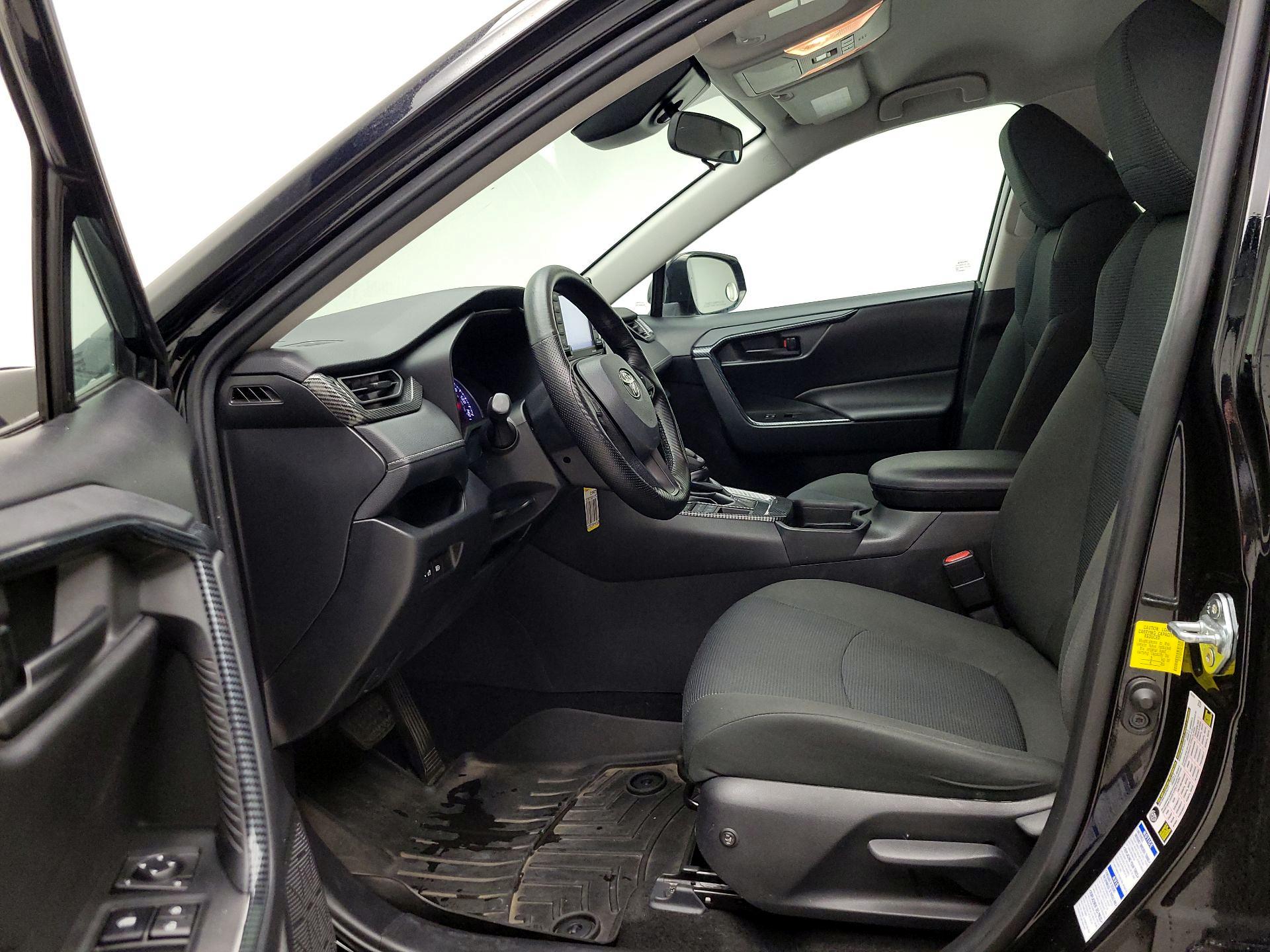 Thumbnail: 2021 Toyota RAV4 - 11