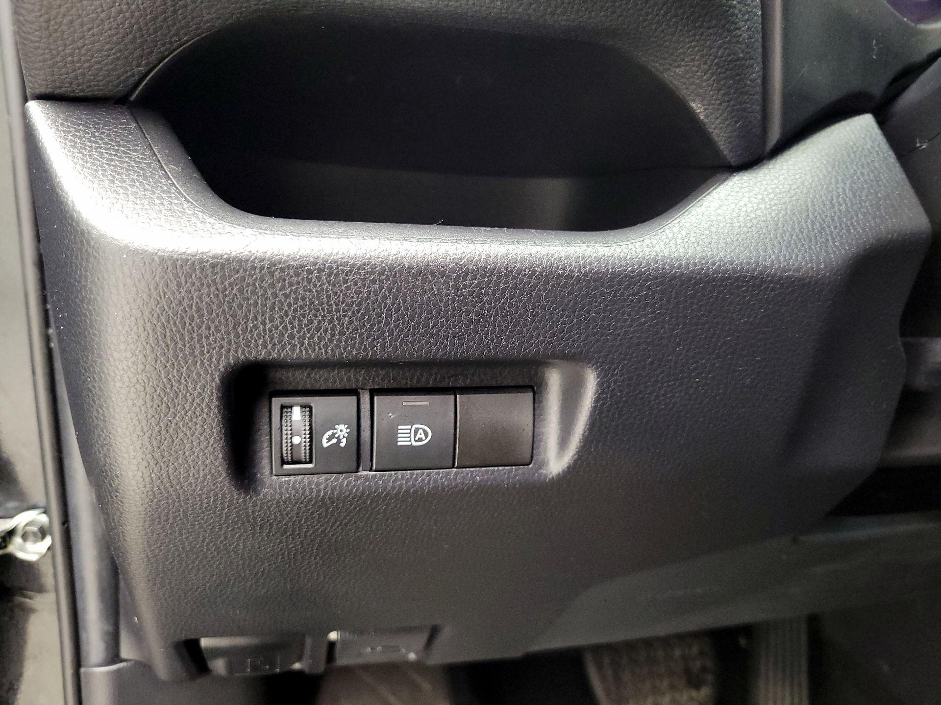 Thumbnail: 2021 Toyota RAV4 - 13