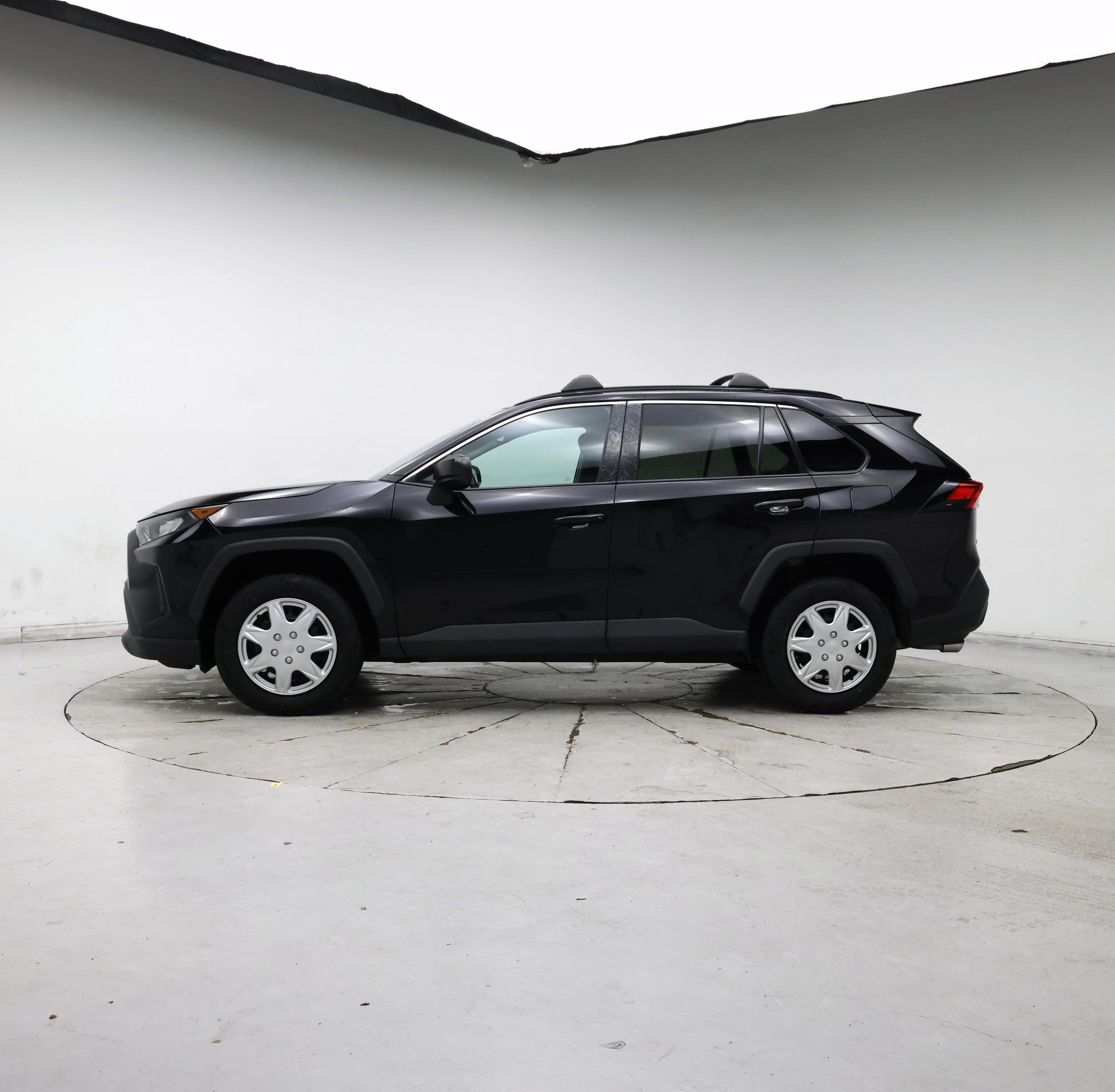 Thumbnail: 2021 Toyota RAV4 - 3