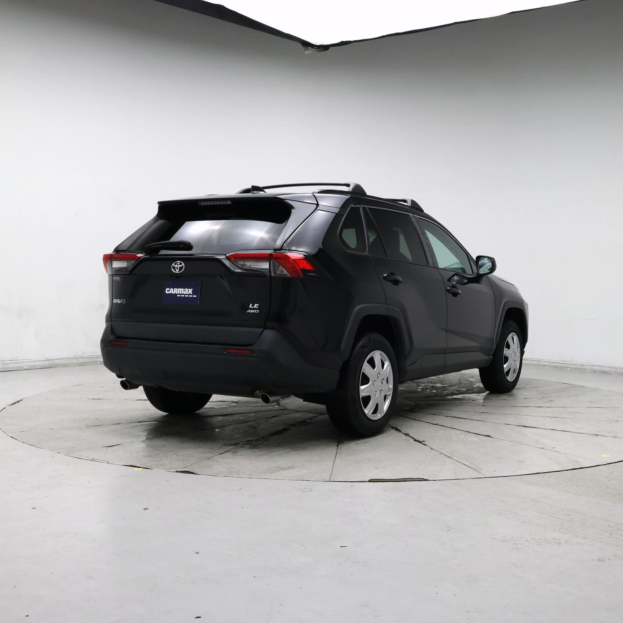 Thumbnail: 2021 Toyota RAV4 - 8