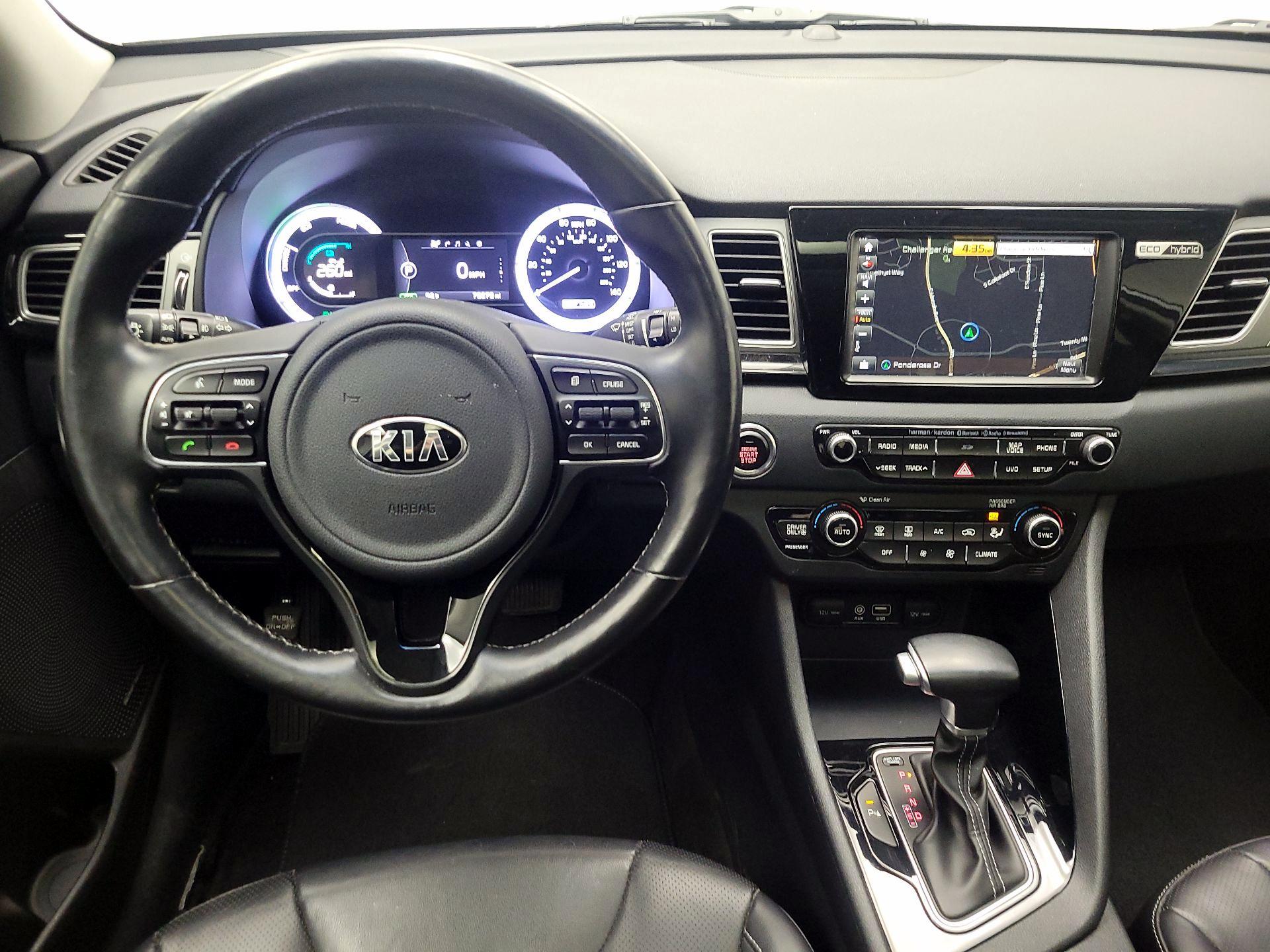 Thumbnail: 2017 Kia Niro - 10