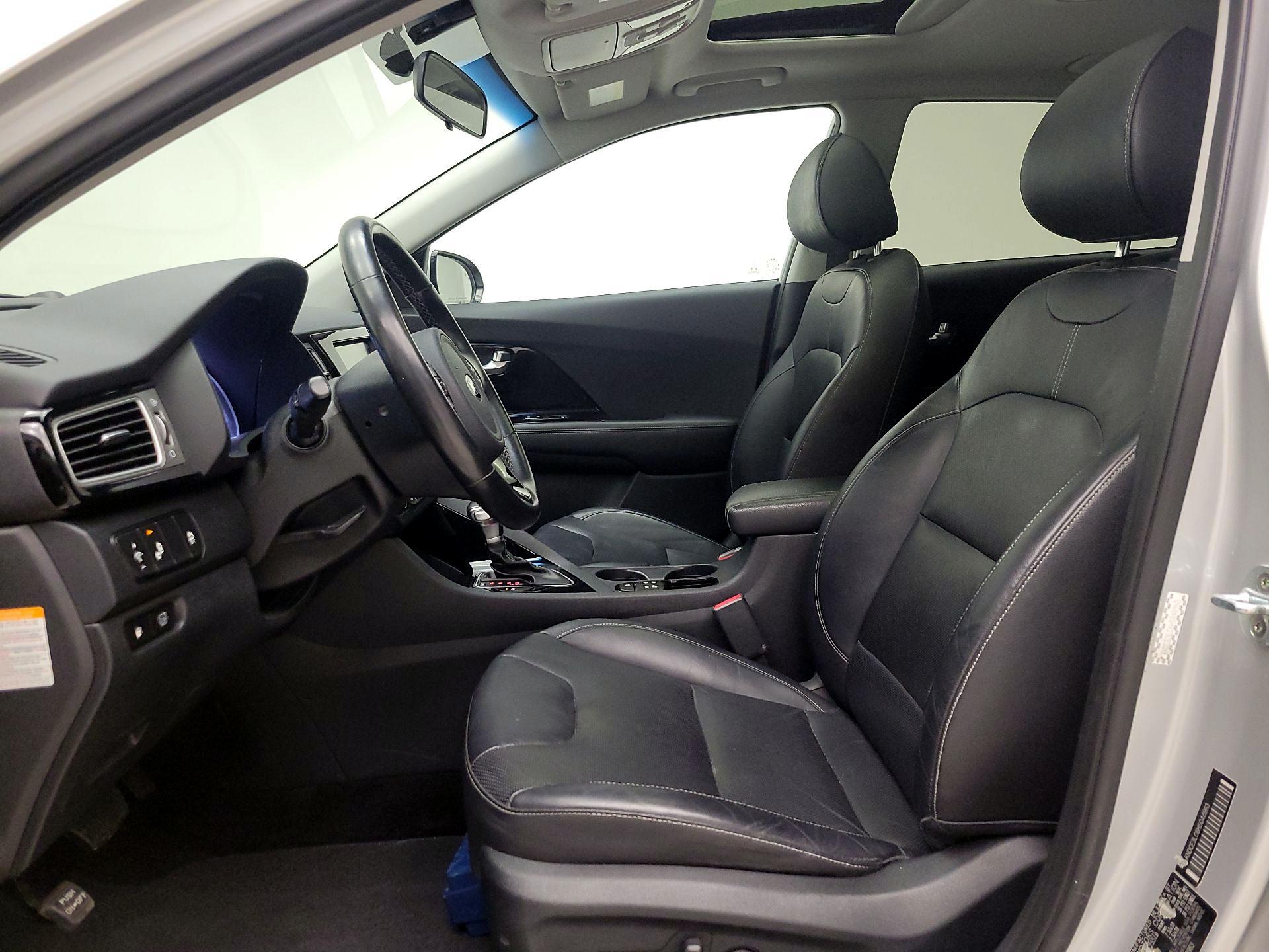 Thumbnail: 2017 Kia Niro - 11