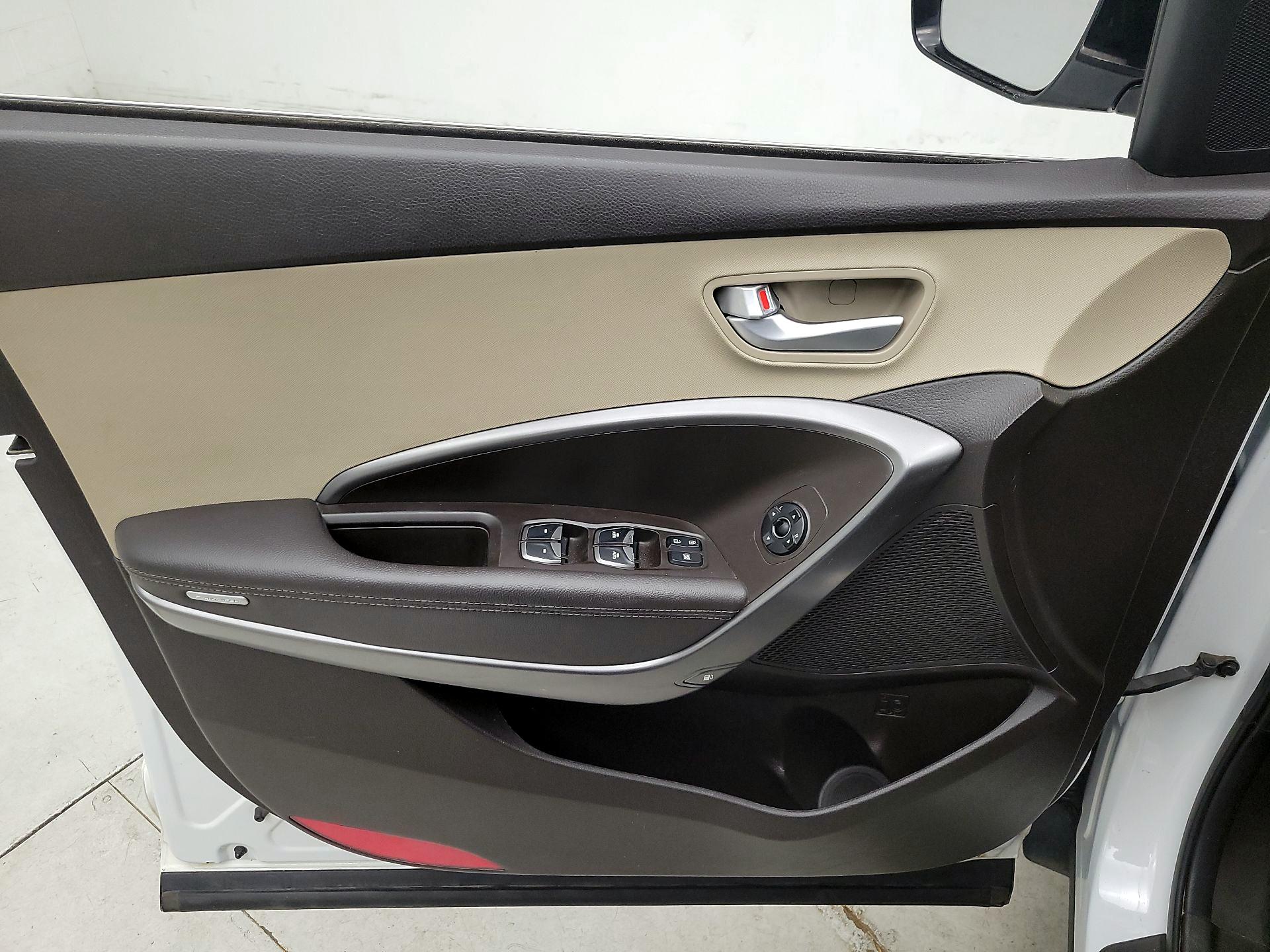 Thumbnail: 2017 Hyundai Santa Fe - 12