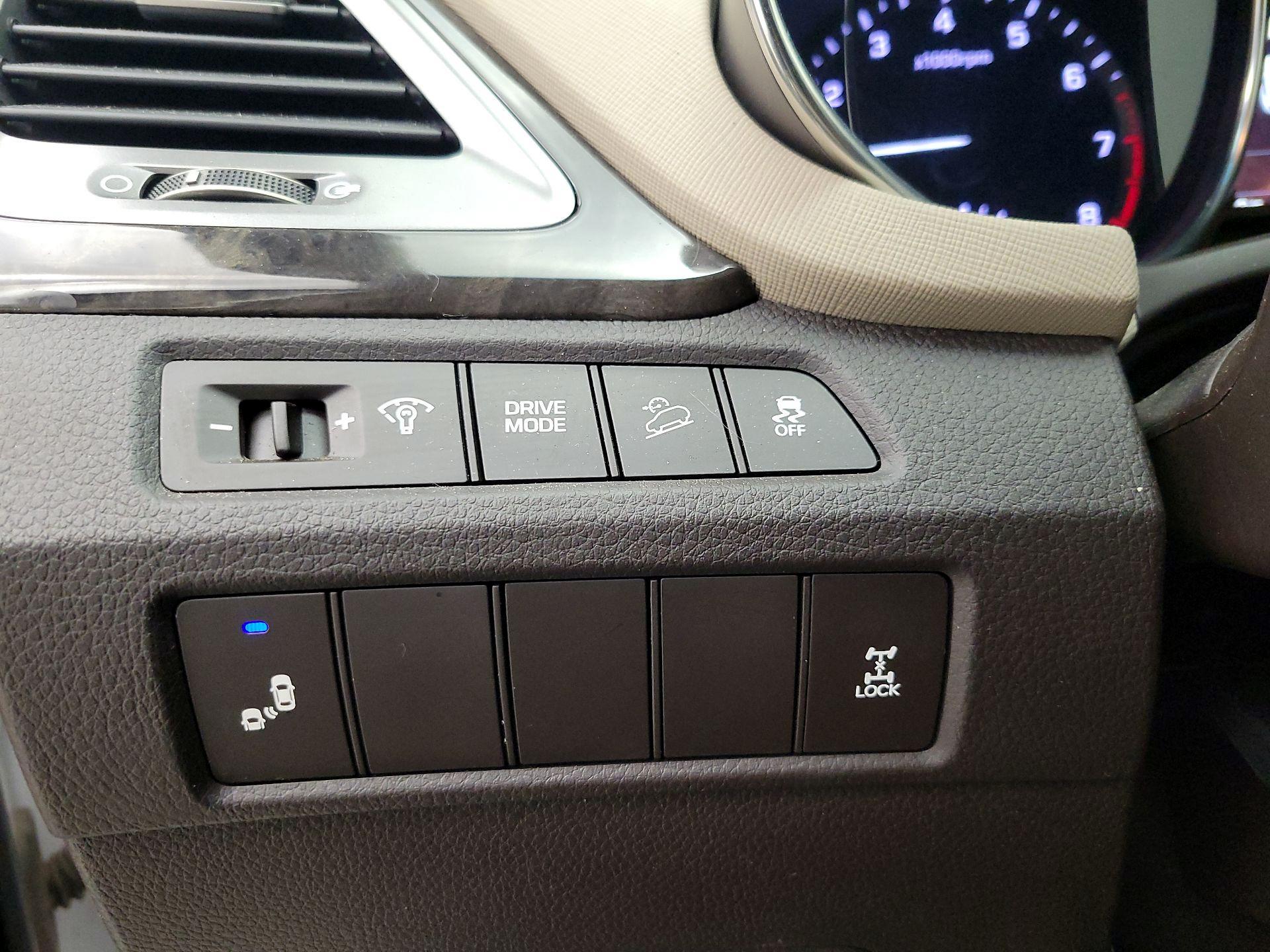 Thumbnail: 2017 Hyundai Santa Fe - 13