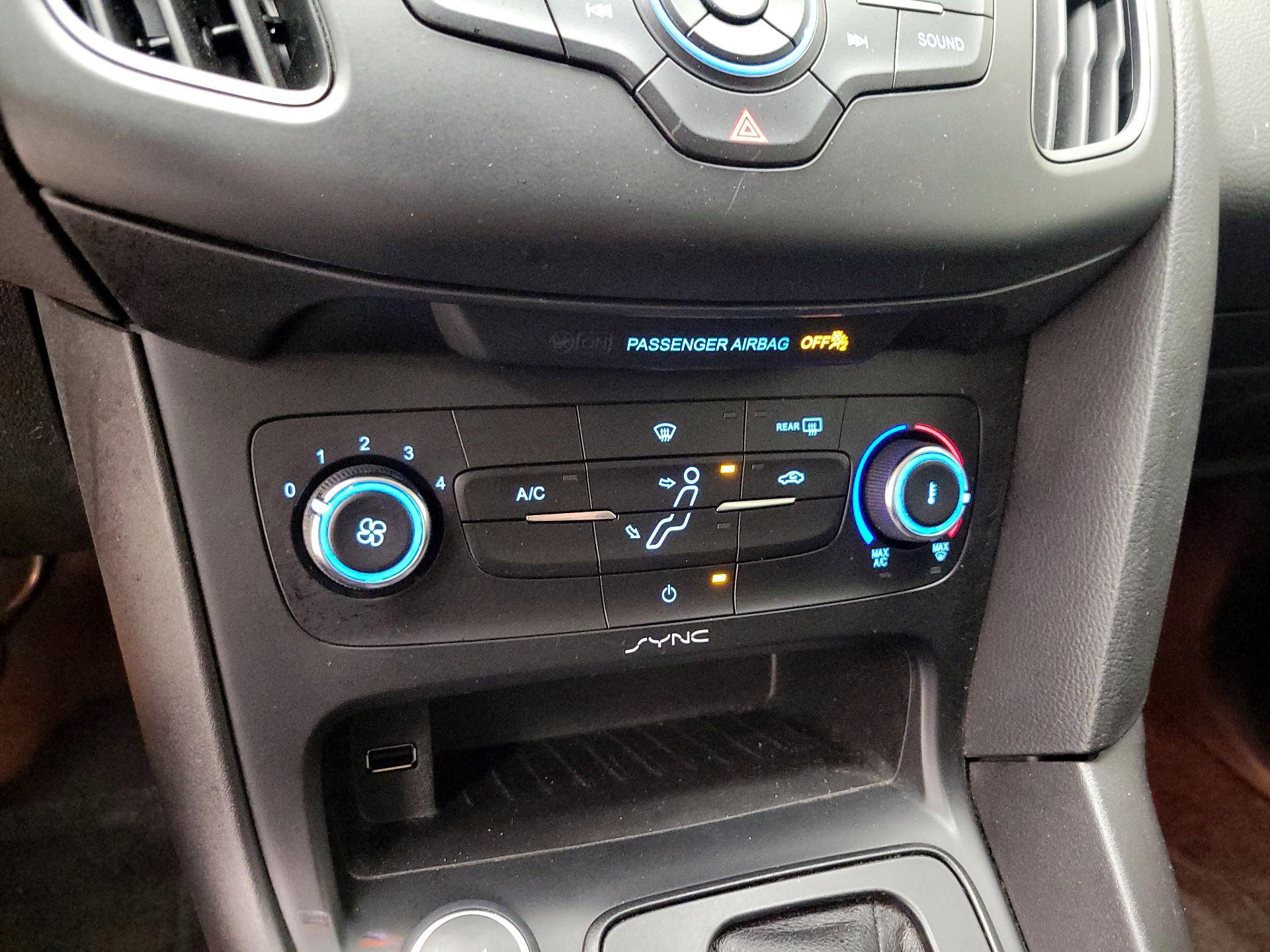 Thumbnail: 2017 Ford Focus - 16