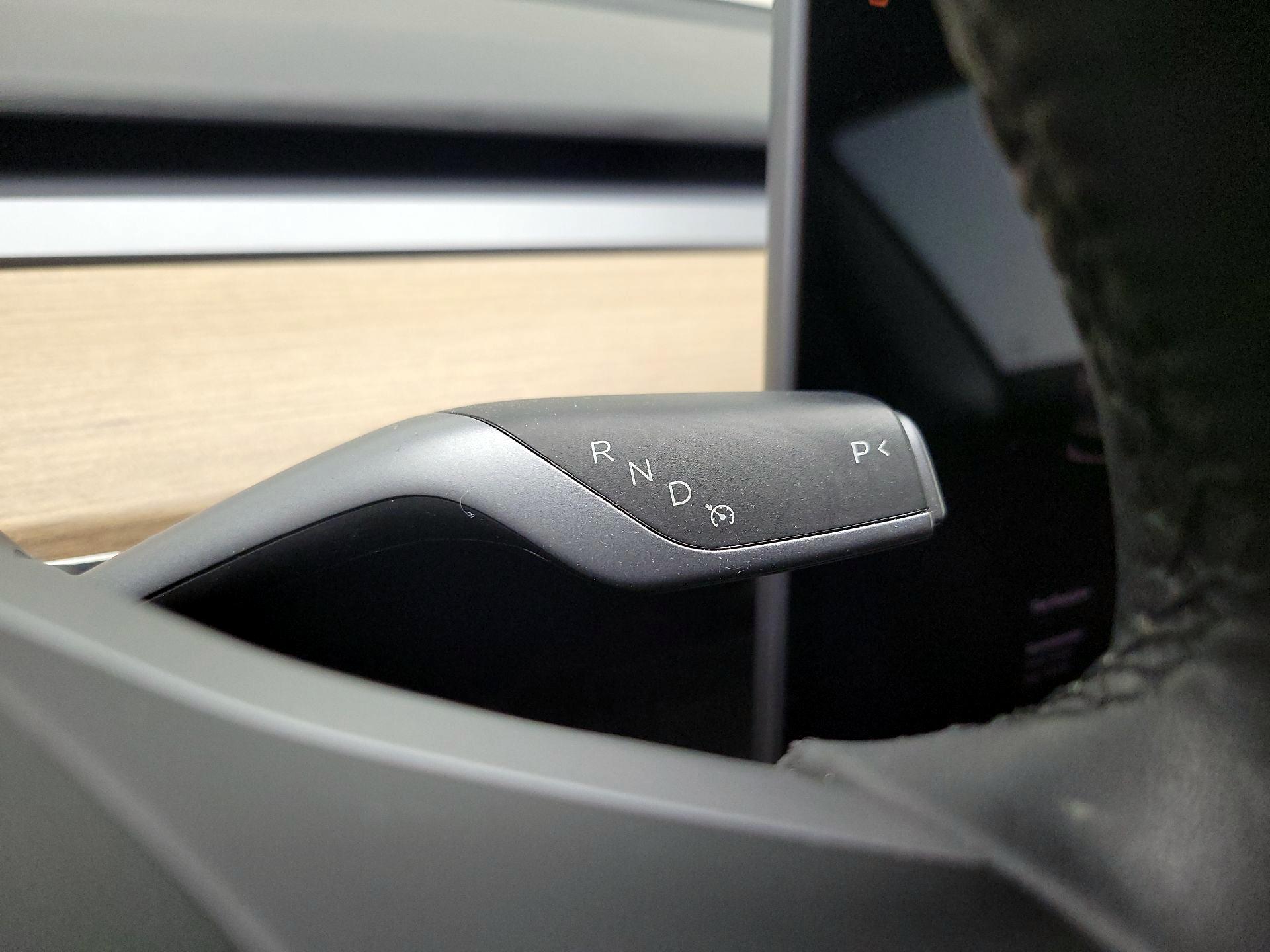 Thumbnail: 2022 Tesla Model 3 - 17