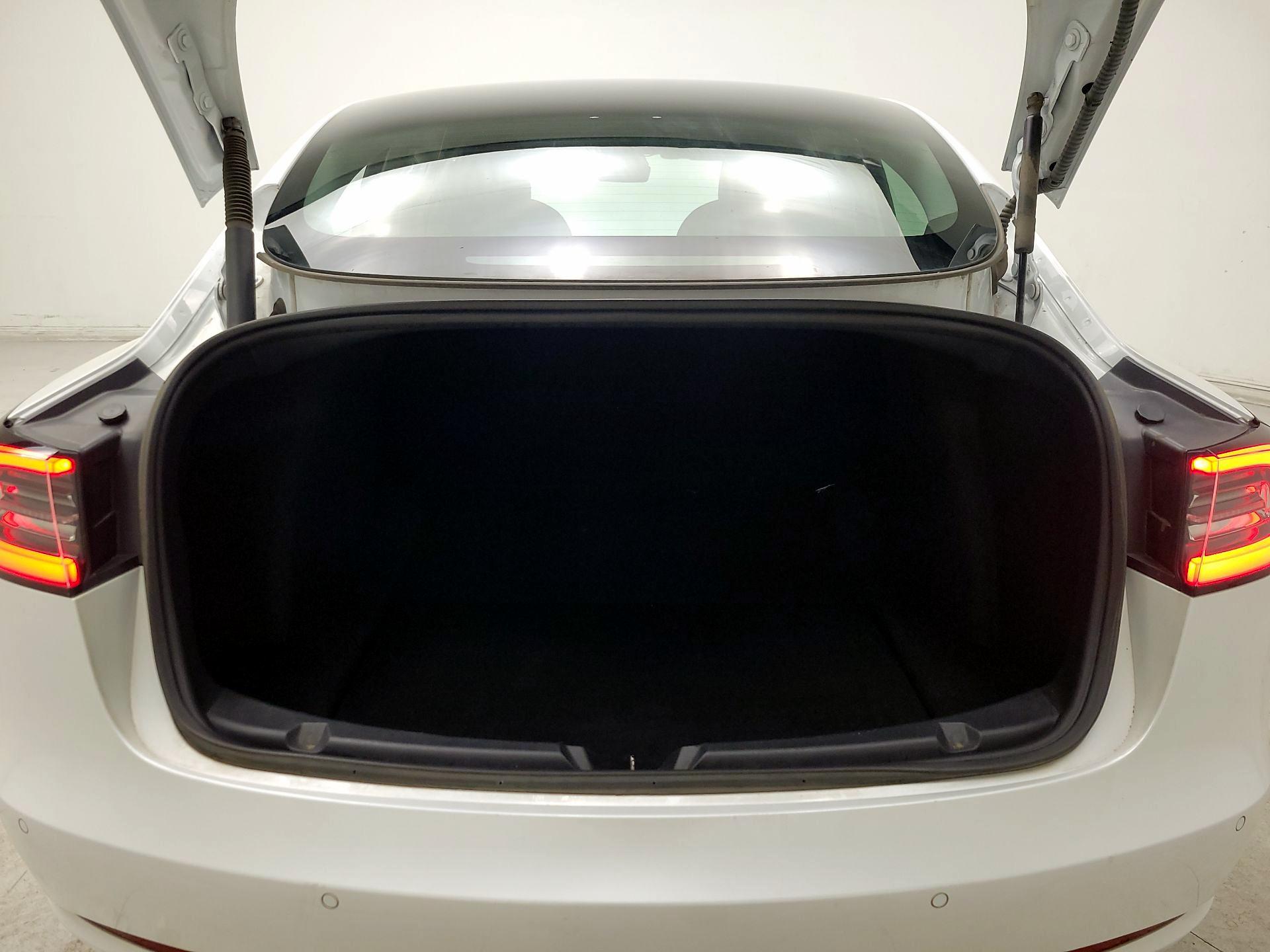 Thumbnail: 2022 Tesla Model 3 - 20