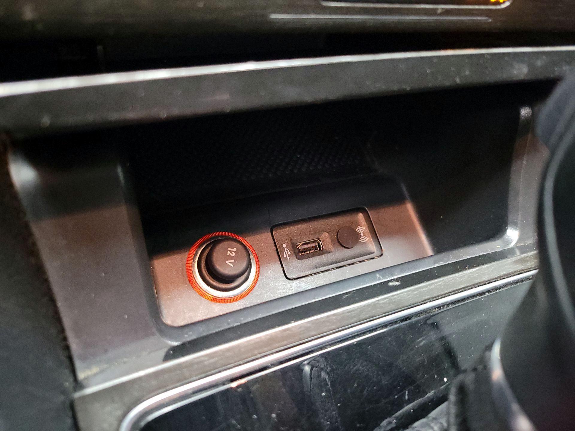 Thumbnail: 2016 Volkswagen Passat - 18