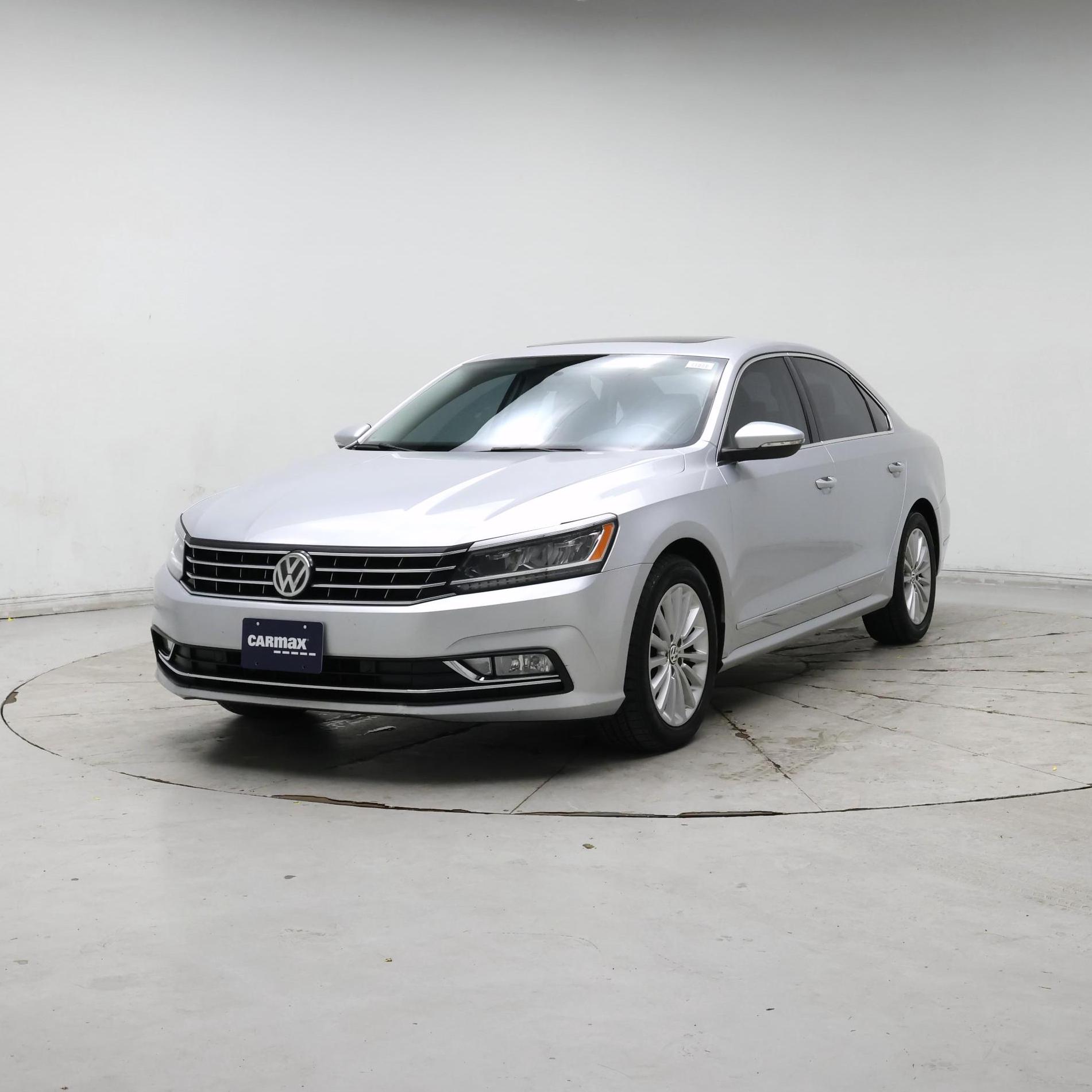 Thumbnail: 2016 Volkswagen Passat - 4