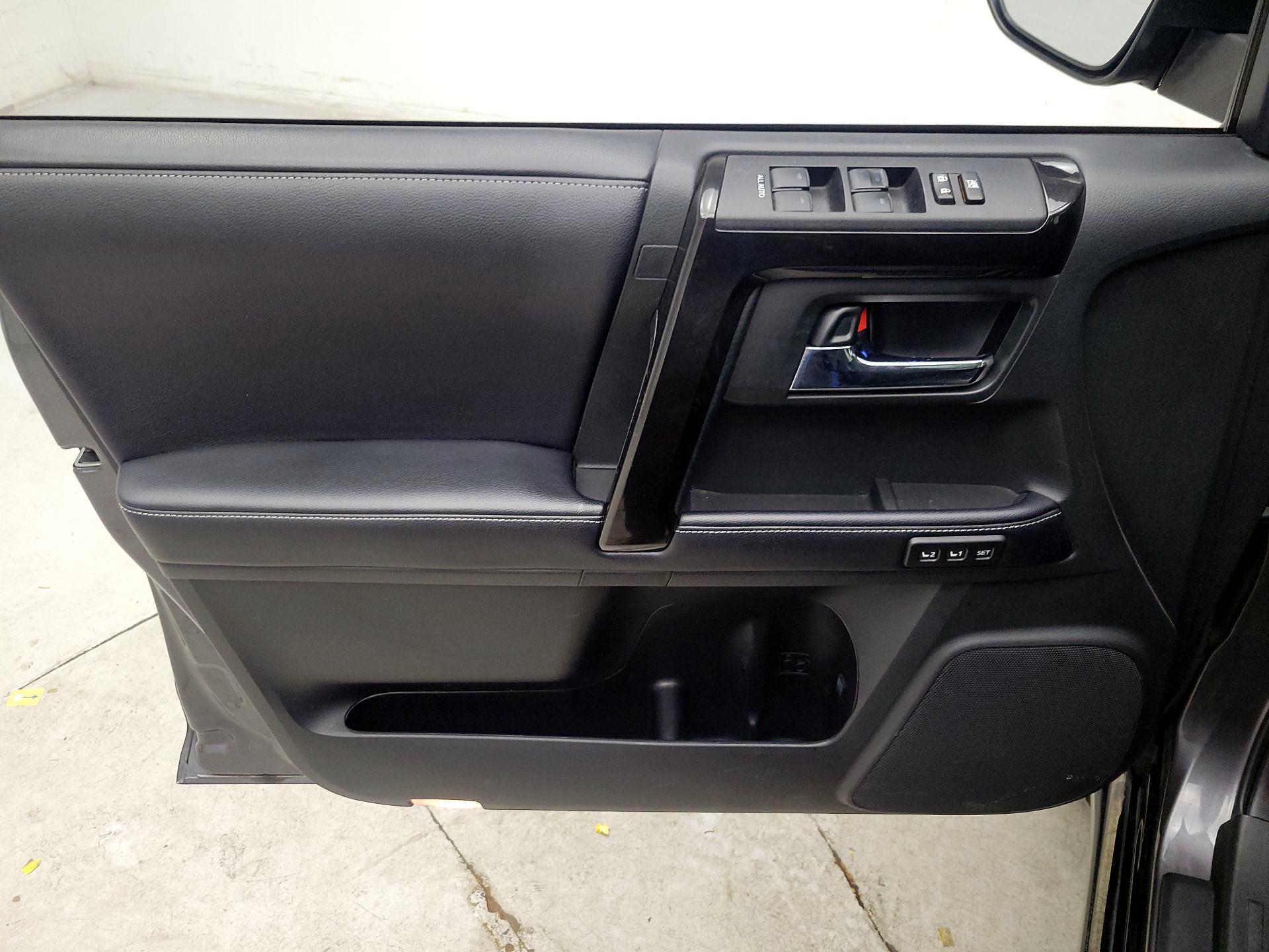 Thumbnail: 2019 Toyota 4Runner - 12