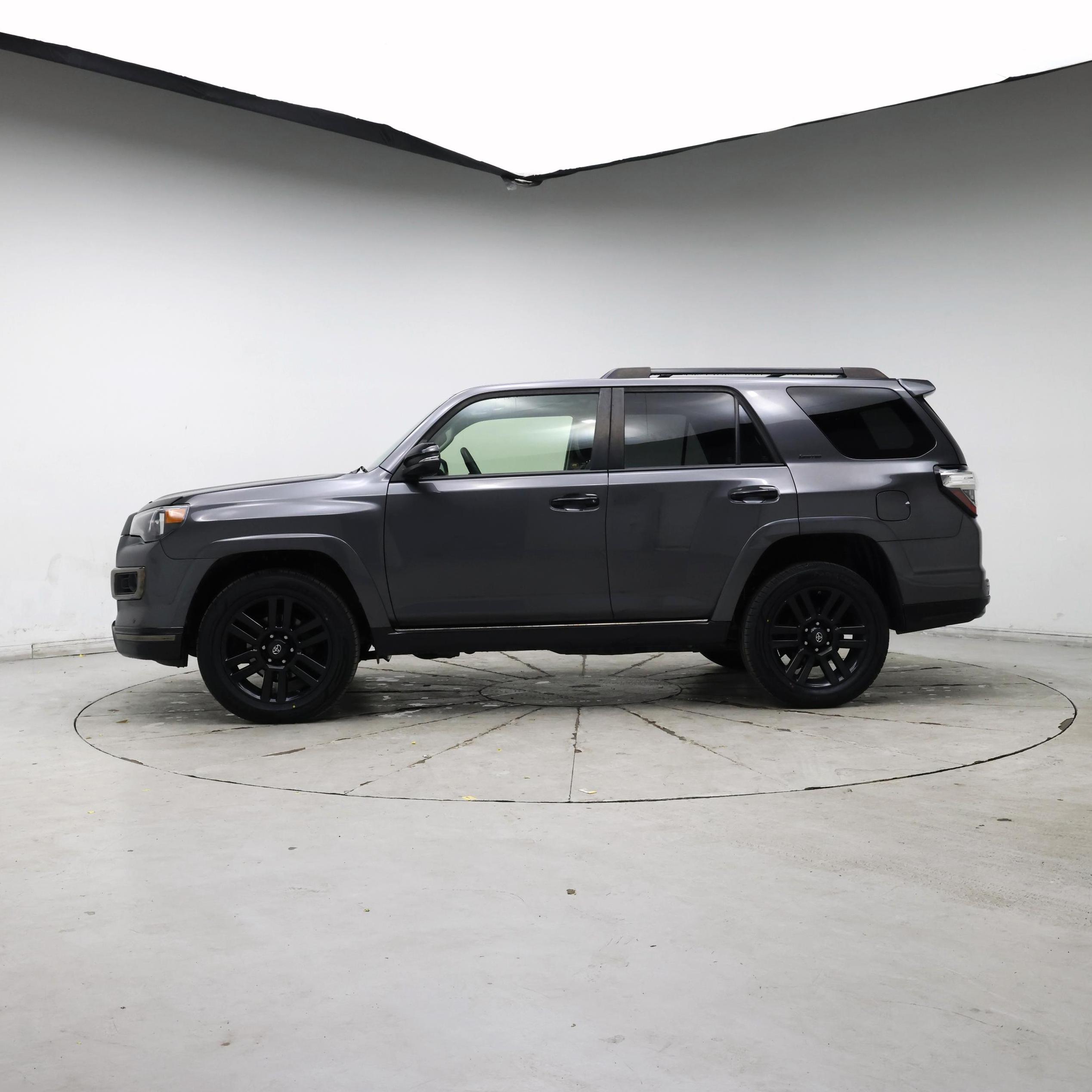 Thumbnail: 2019 Toyota 4Runner - 3