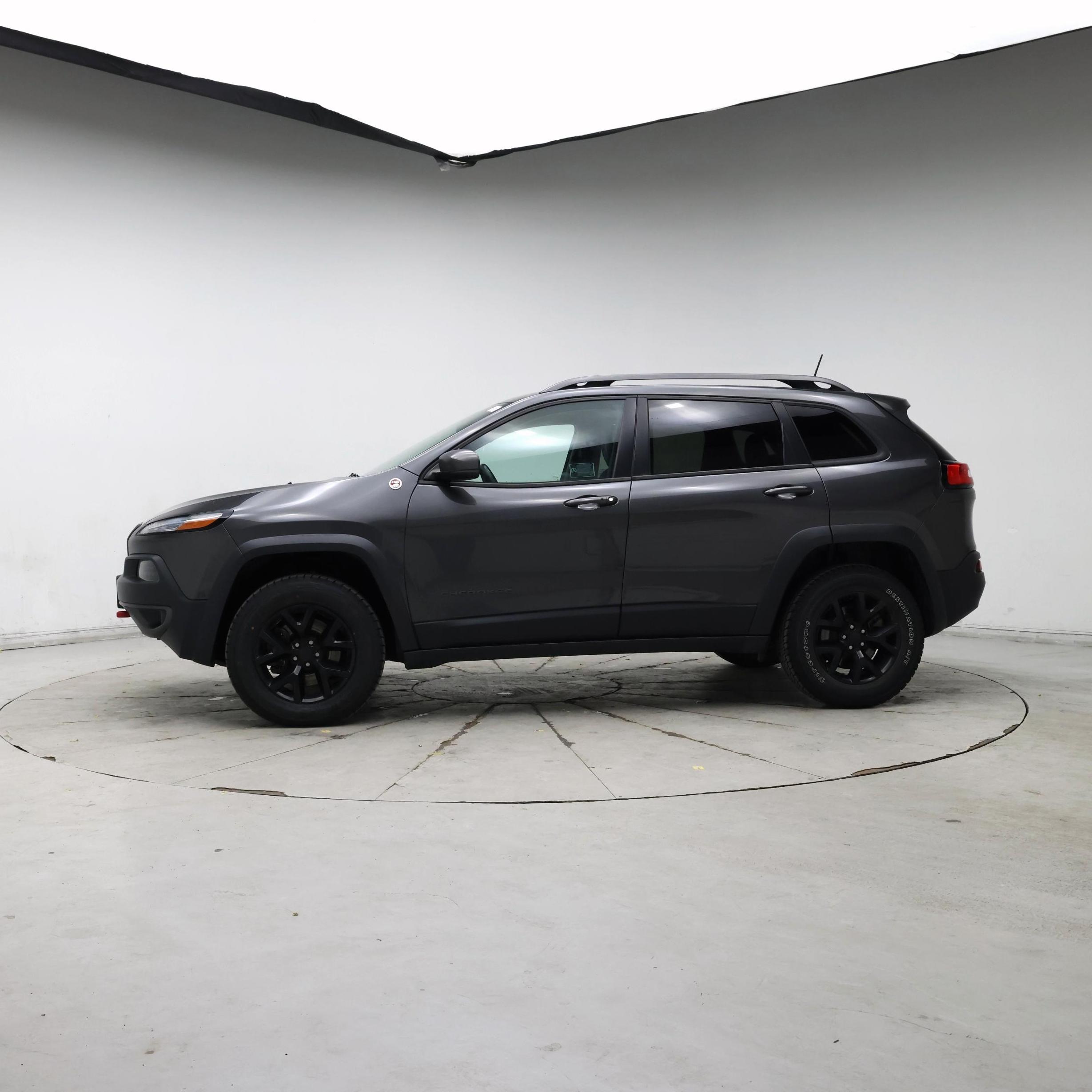 Thumbnail: 2017 Jeep Cherokee - 3