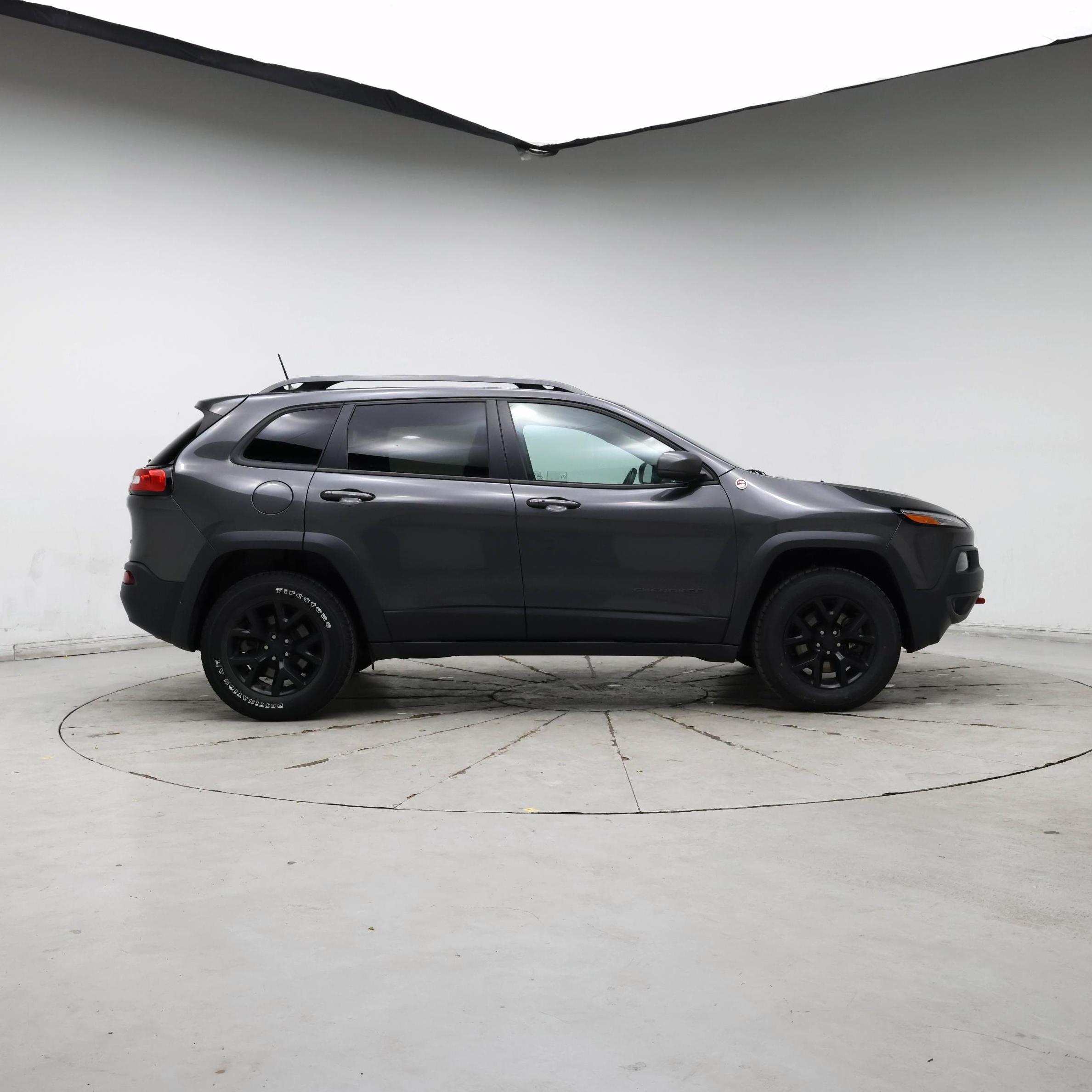 Thumbnail: 2017 Jeep Cherokee - 7