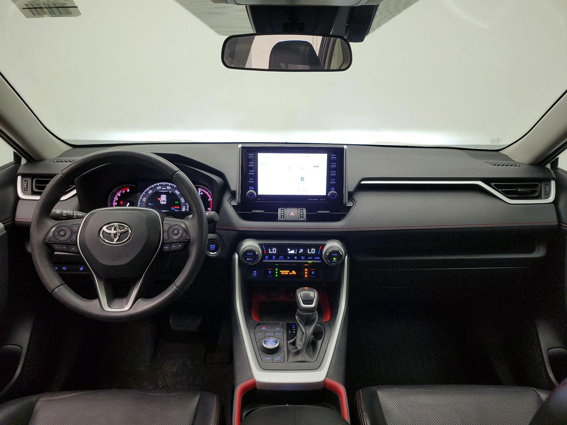 Thumbnail: 2020 Toyota RAV4 - 9