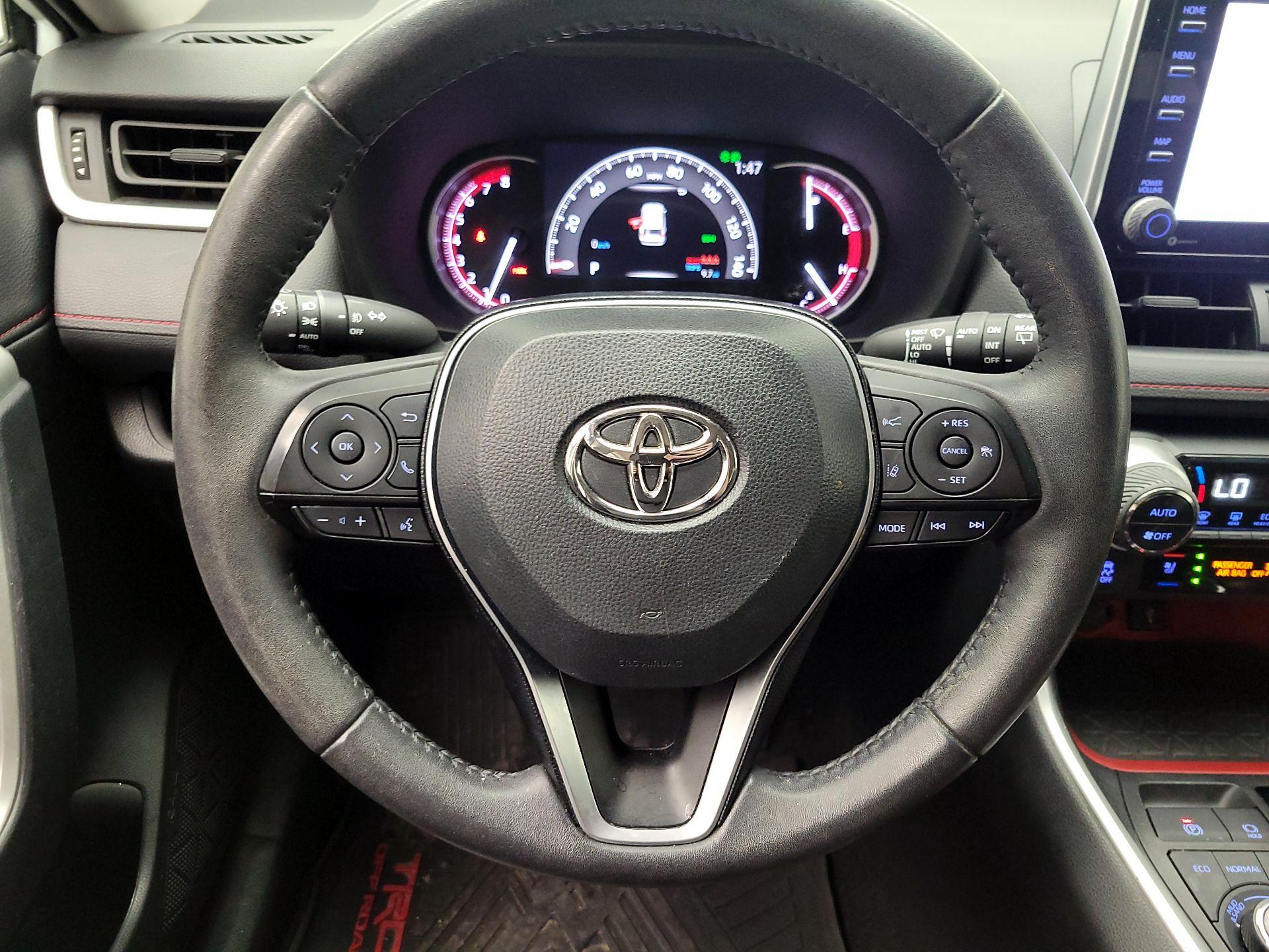 Thumbnail: 2020 Toyota RAV4 - 10