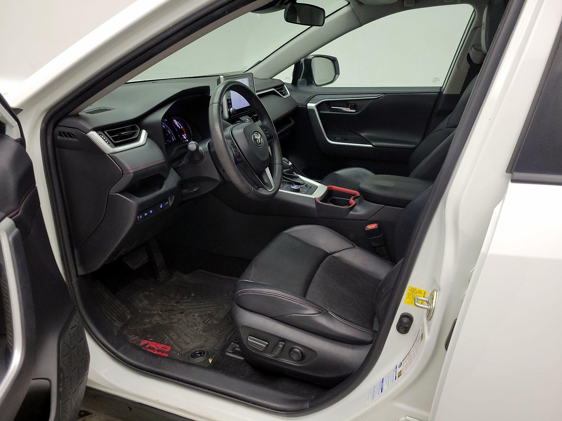 Thumbnail: 2020 Toyota RAV4 - 11