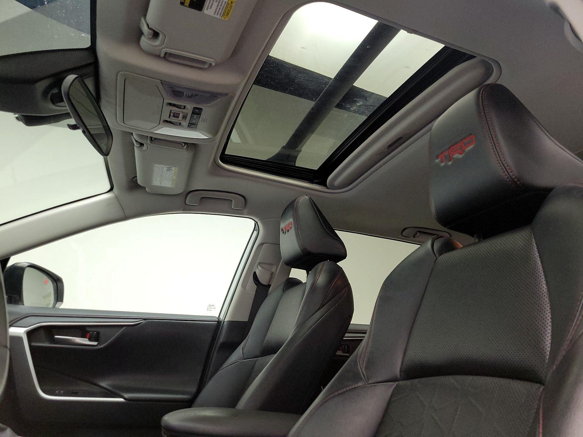 Thumbnail: 2020 Toyota RAV4 - 19