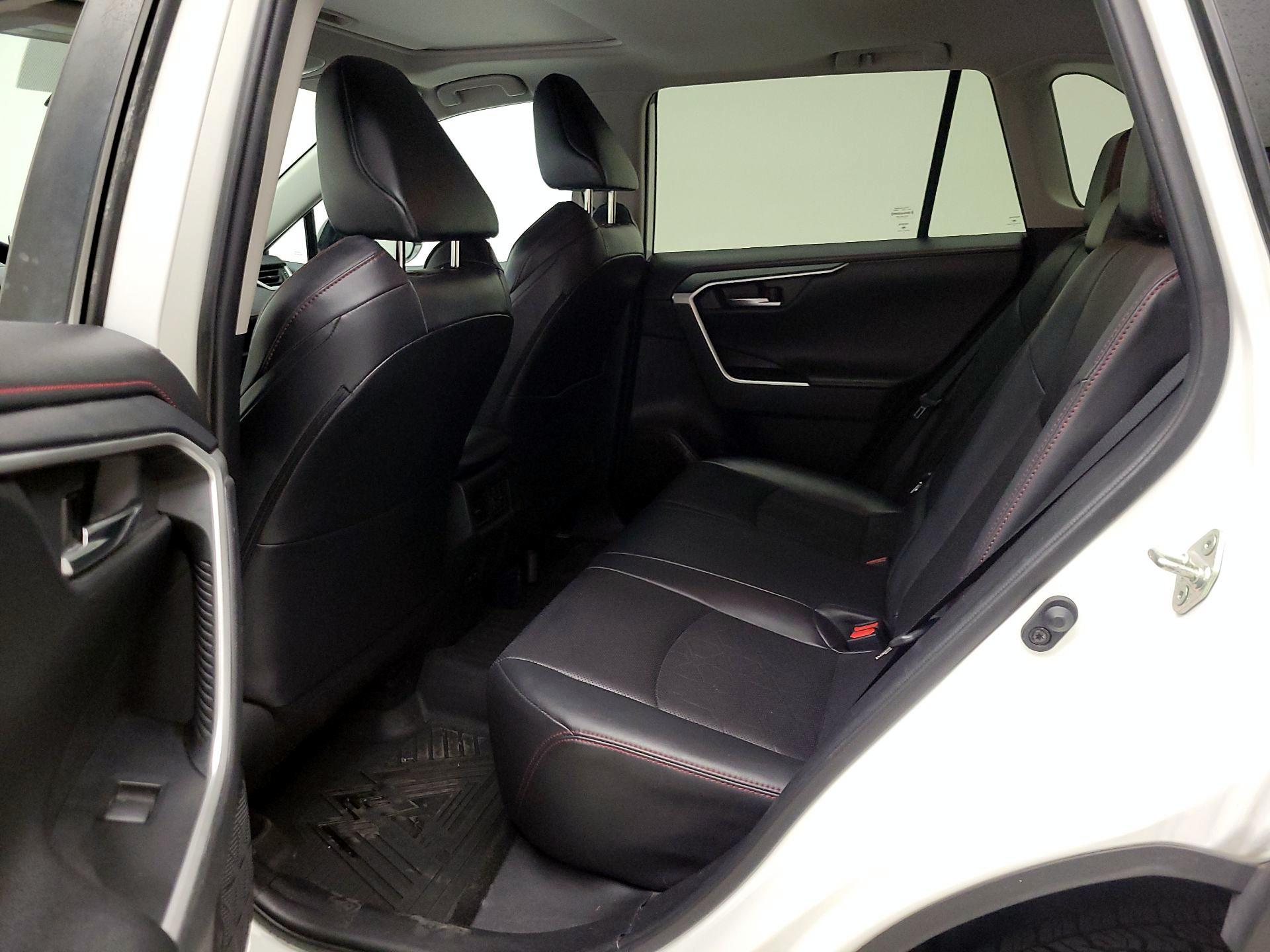 Thumbnail: 2020 Toyota RAV4 - 20