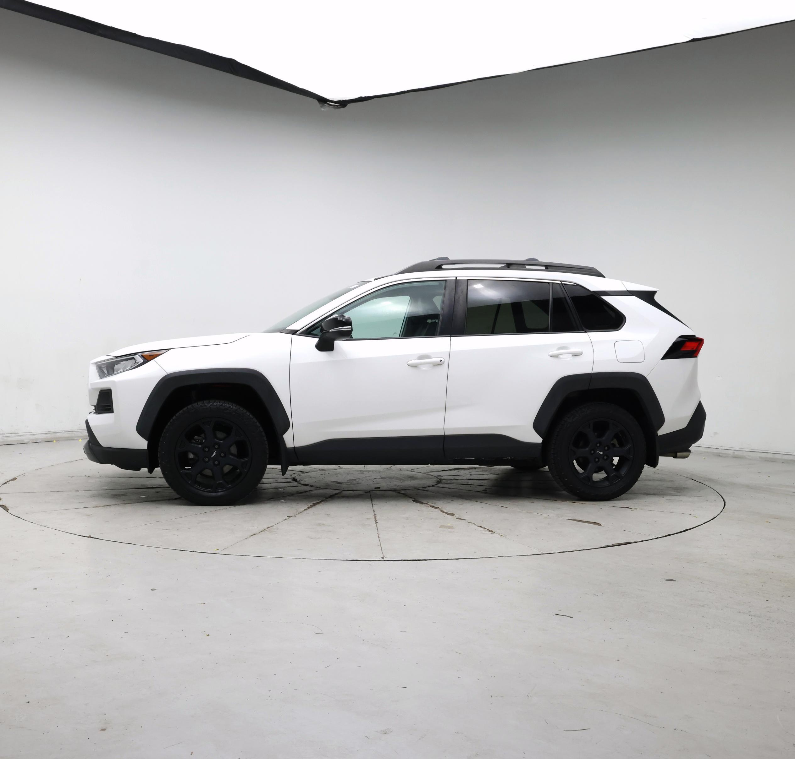 Thumbnail: 2020 Toyota RAV4 - 3