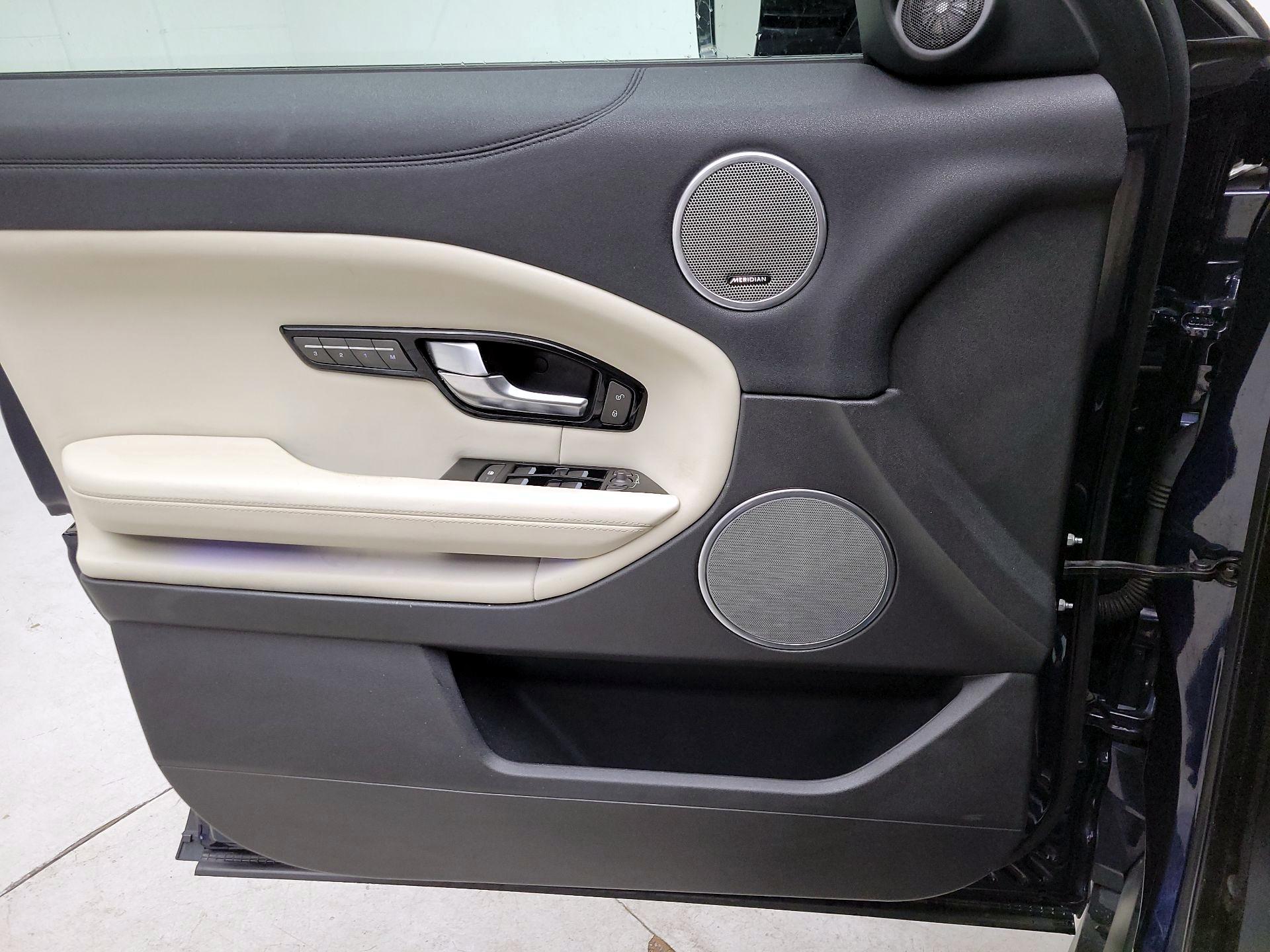 Thumbnail: 2019 Land Rover Range Rover Evoque - 12