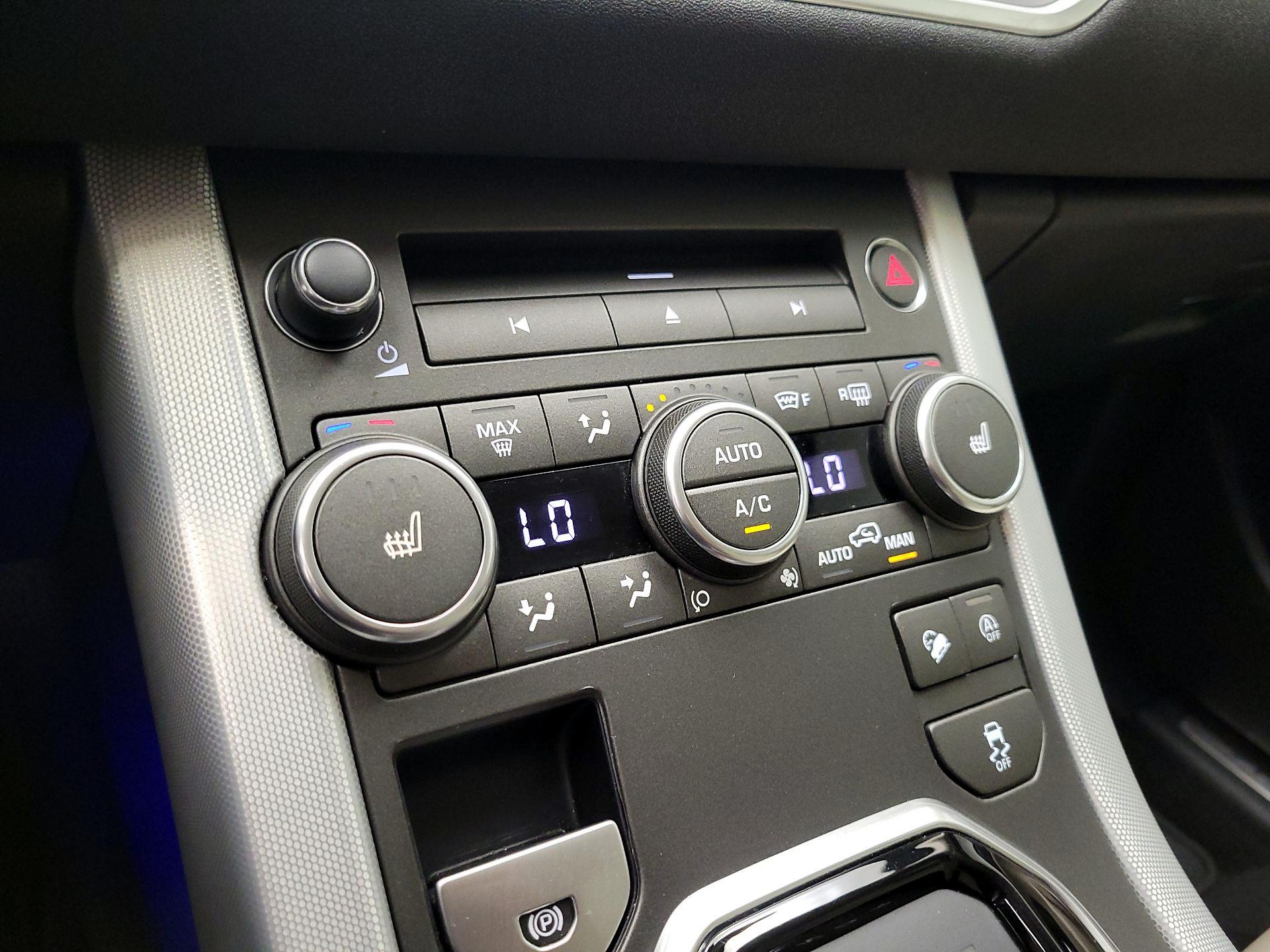 Thumbnail: 2019 Land Rover Range Rover Evoque - 17