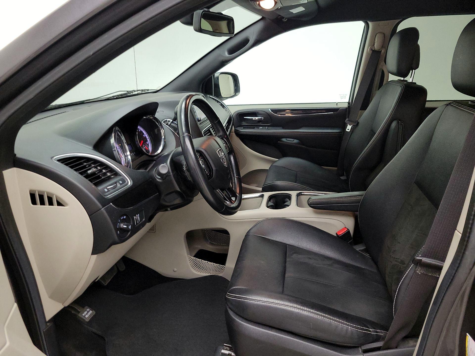 Thumbnail: 2019 Dodge Grand Caravan - 11