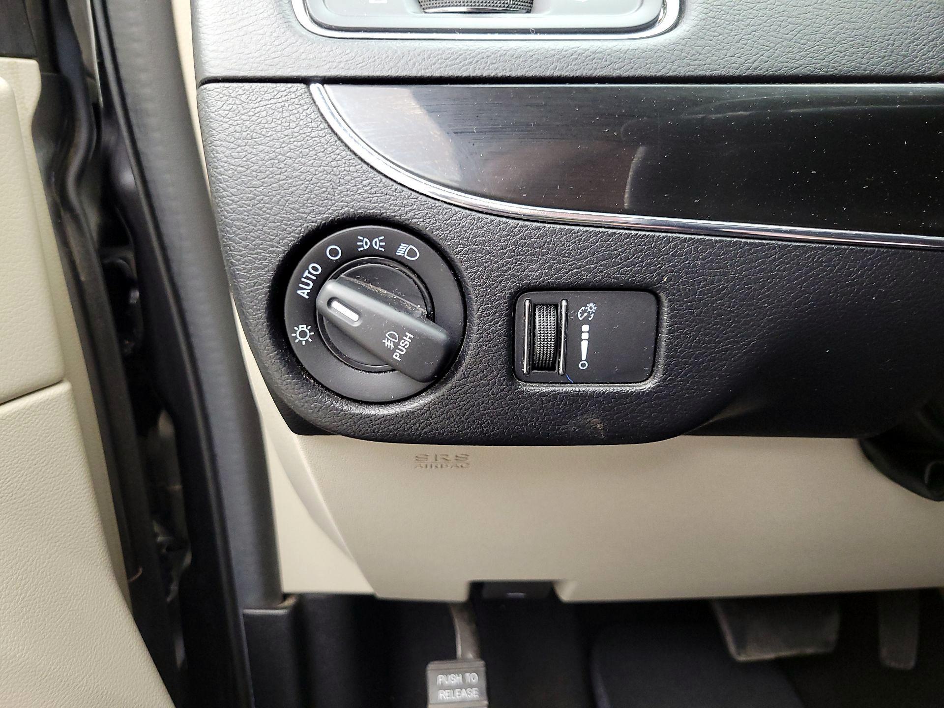 Thumbnail: 2019 Dodge Grand Caravan - 13