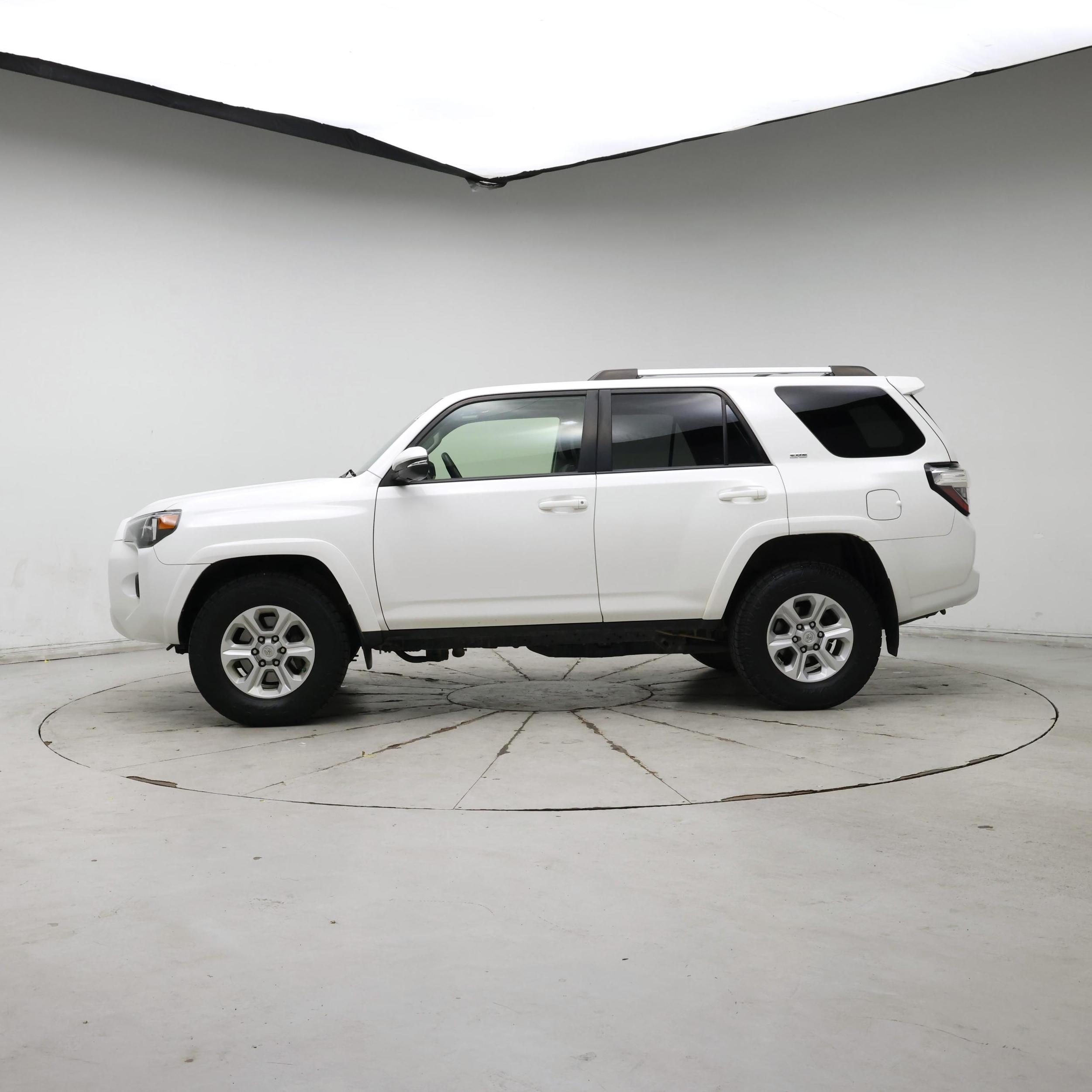 Thumbnail: 2020 Toyota 4Runner - 3