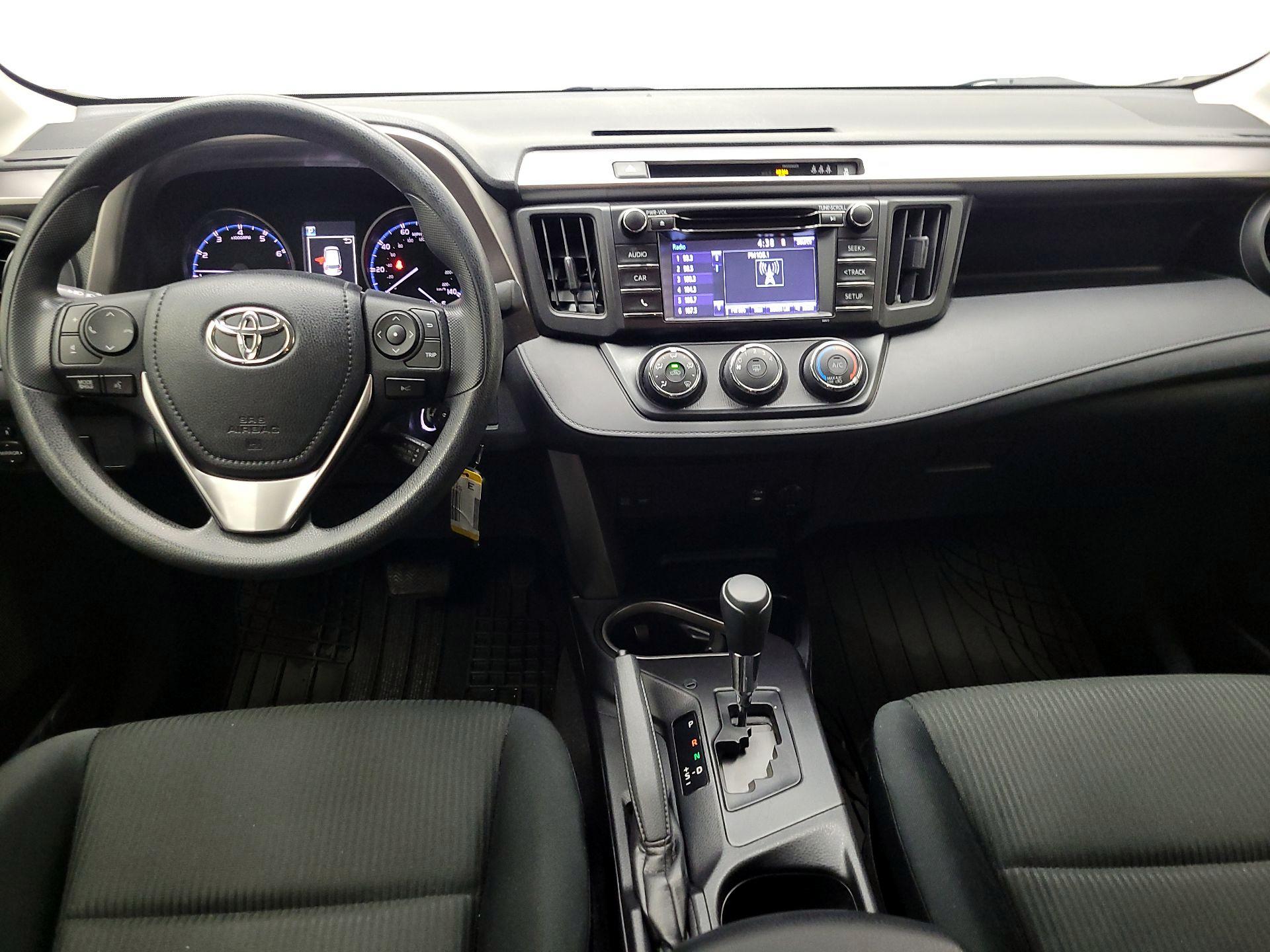 Thumbnail: 2017 Toyota RAV4 - 9