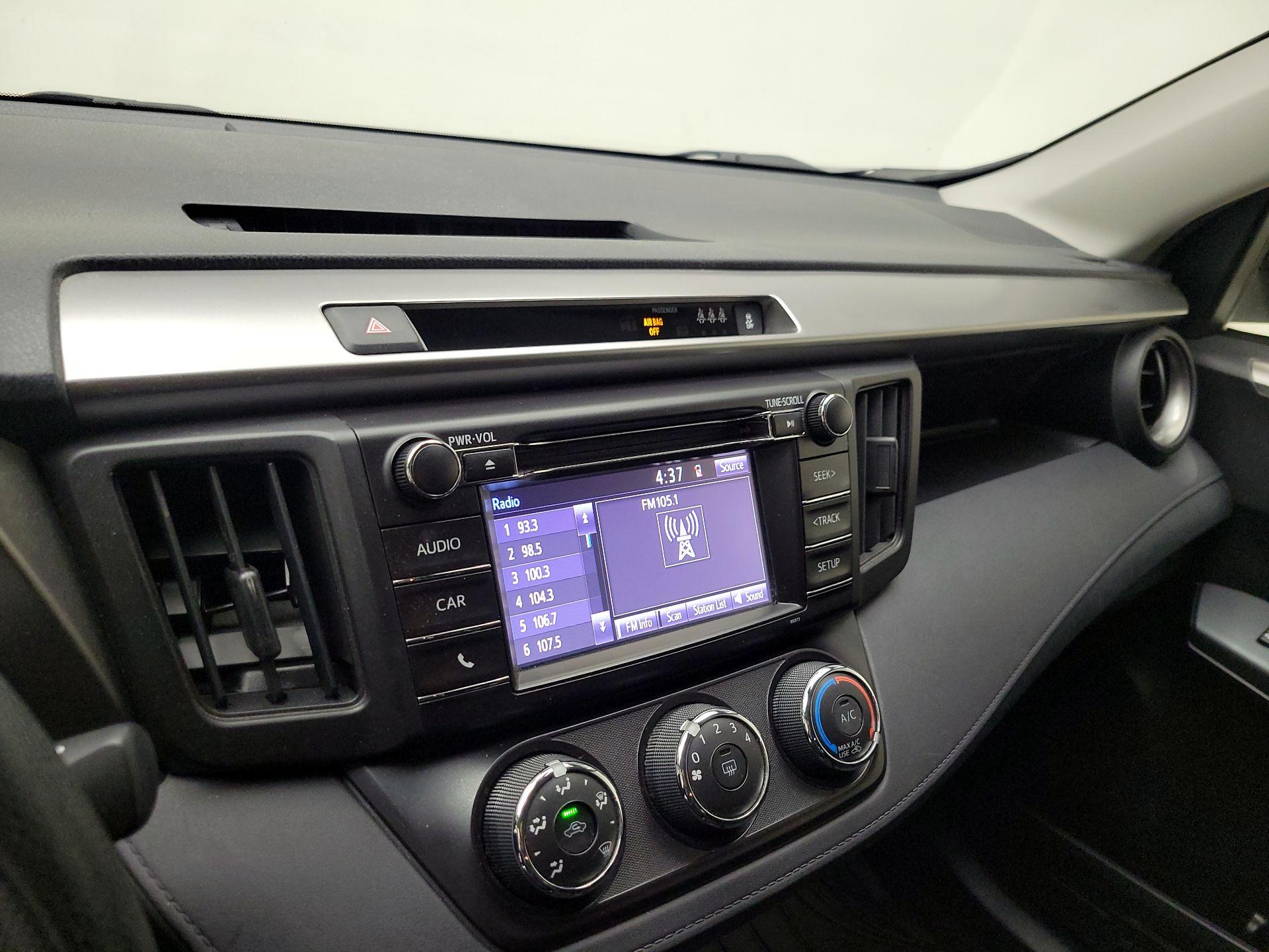 Thumbnail: 2017 Toyota RAV4 - 15