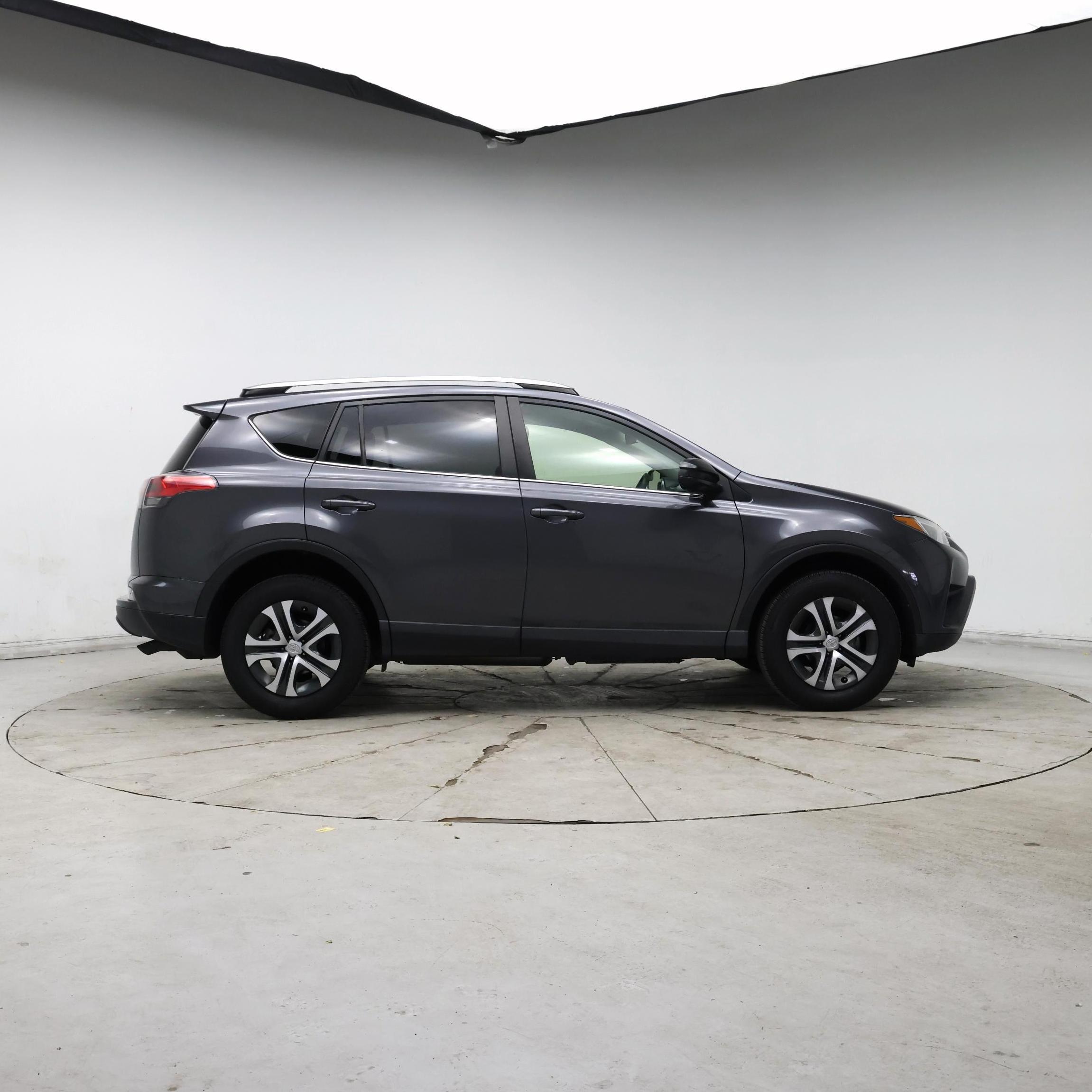 Thumbnail: 2017 Toyota RAV4 - 7