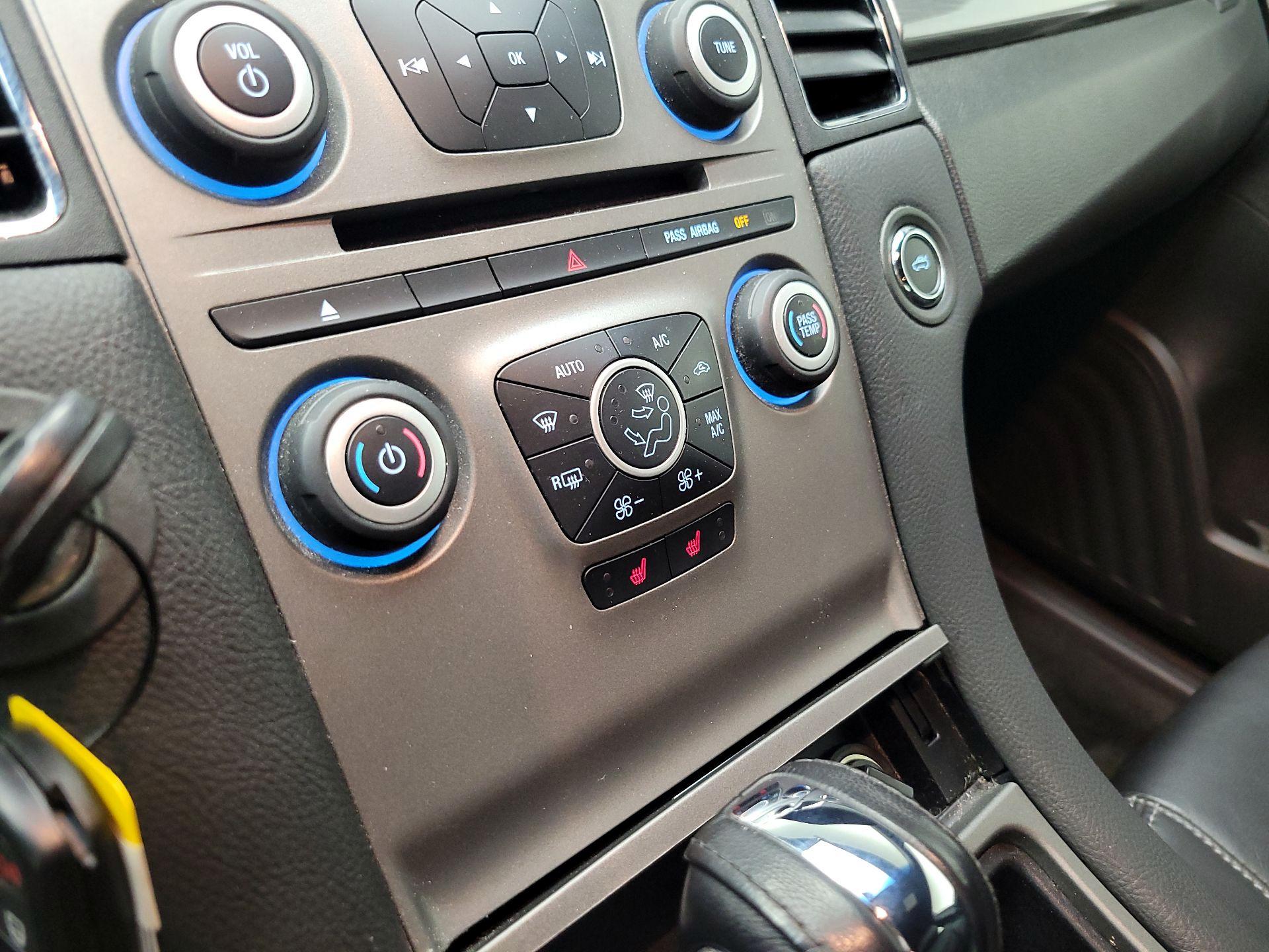 Thumbnail: 2018 Ford Taurus - 16