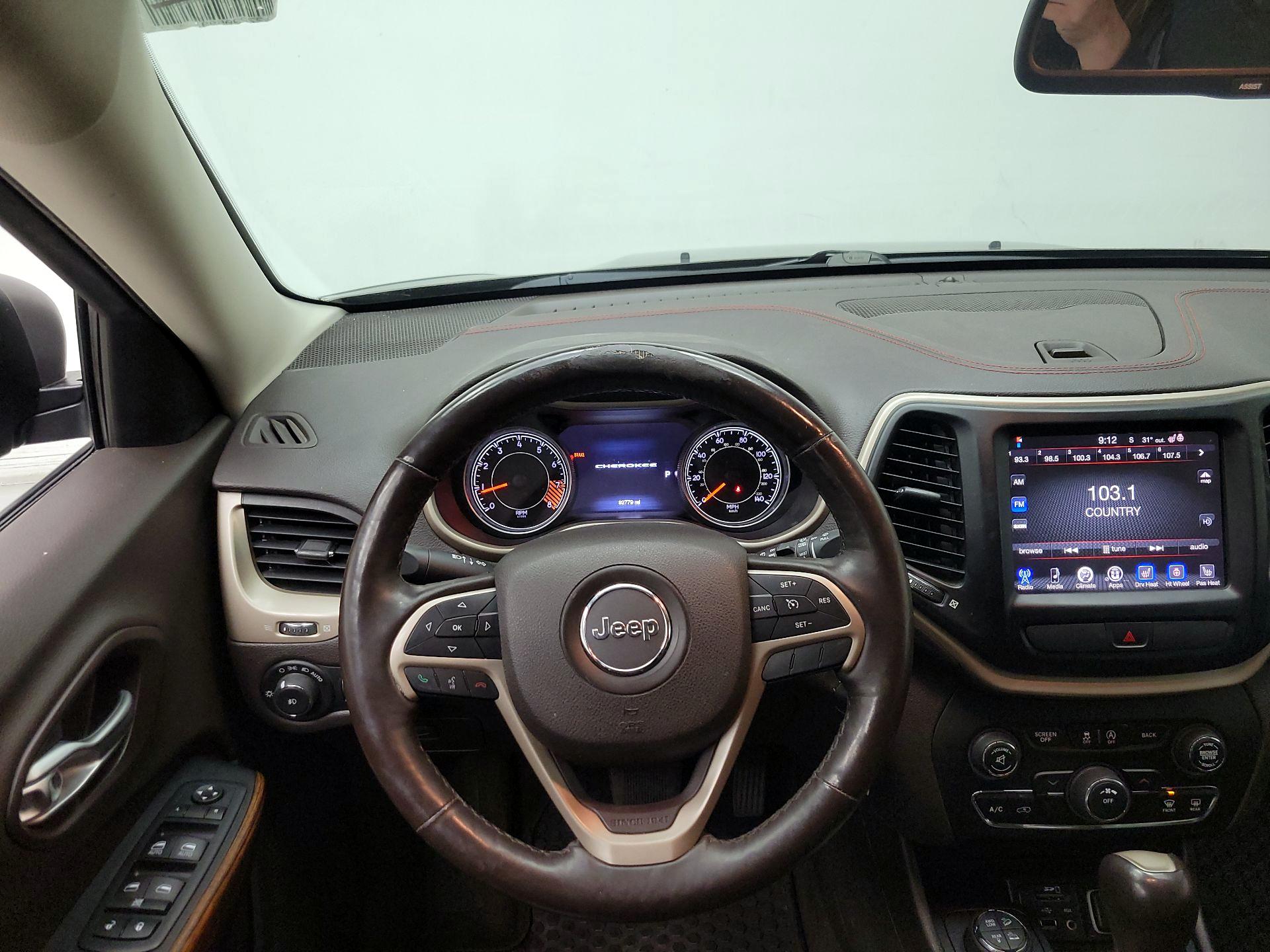 Thumbnail: 2015 Jeep Cherokee - 10