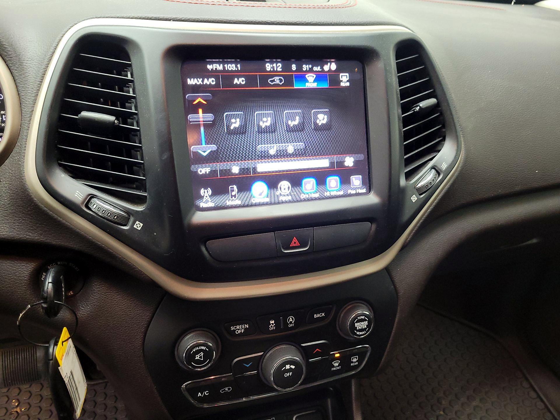 Thumbnail: 2015 Jeep Cherokee - 16