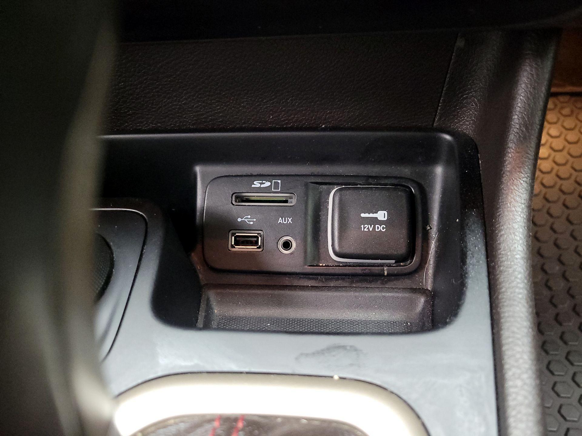 Thumbnail: 2015 Jeep Cherokee - 18